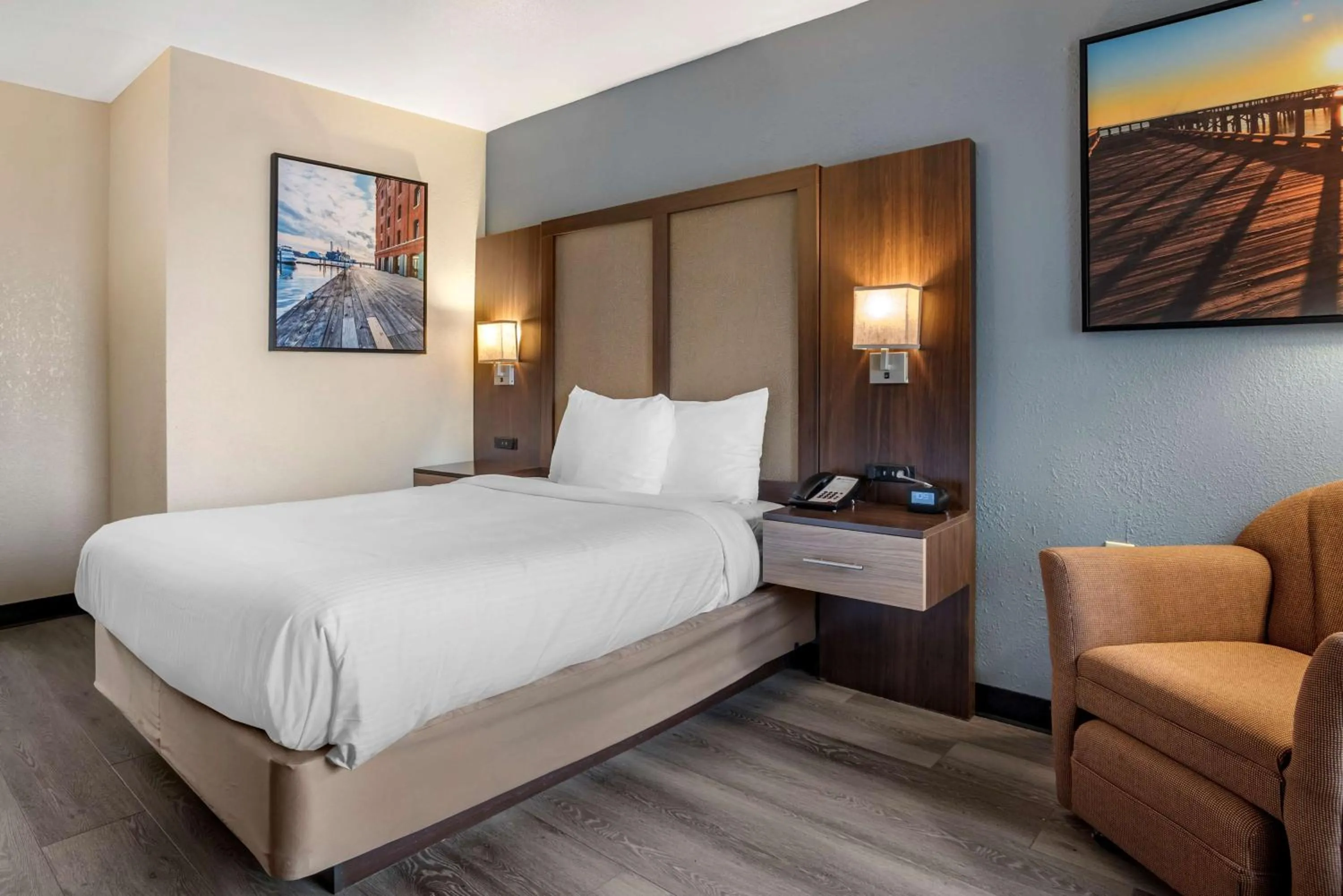 Double Room Mobility Access with Roll In Shower in Best Western Salisbury Plaza