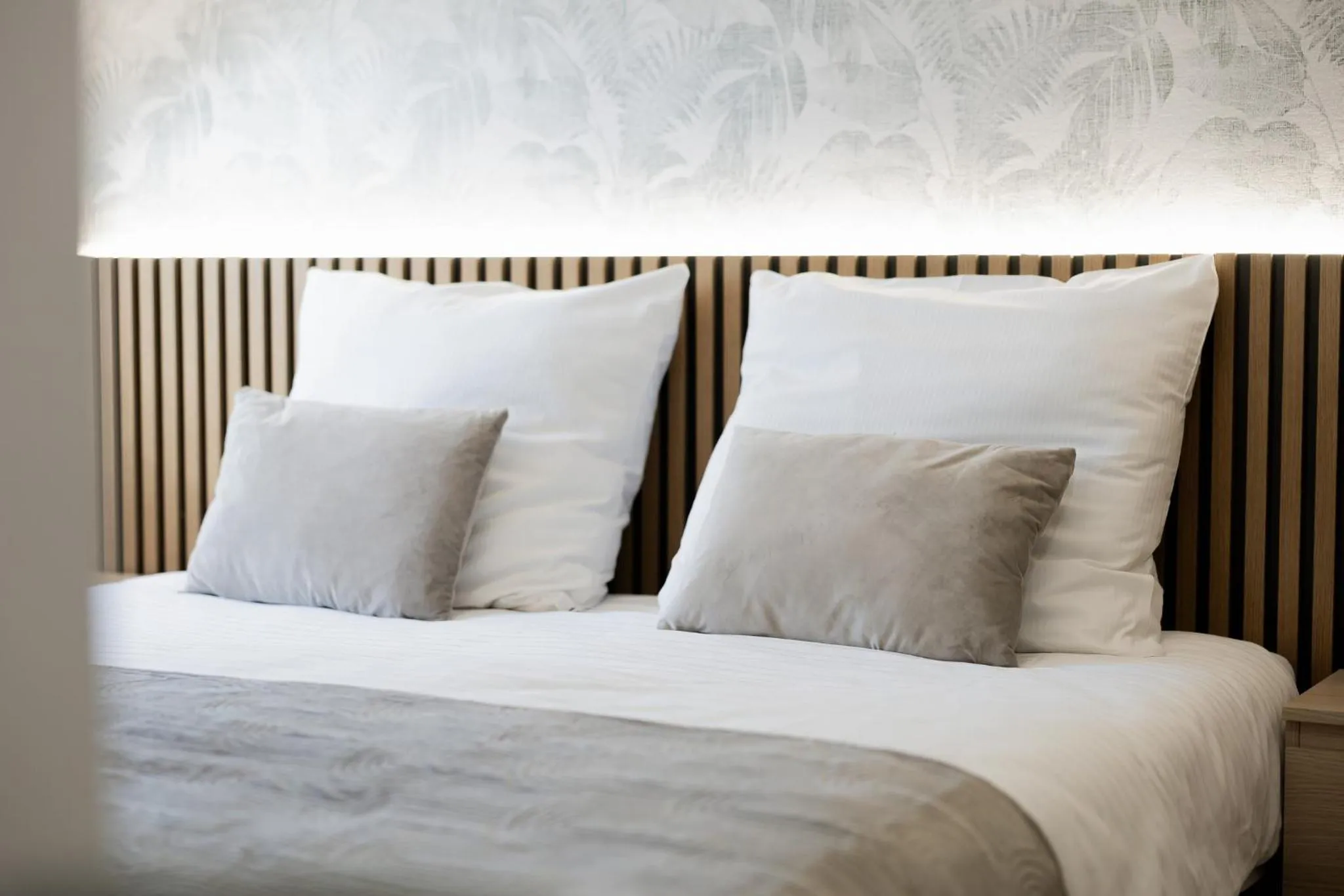 Bed in GOŚCINIEC ZACISZE - pokoje & restauracja blisko A2 Dąbie - Uniejów