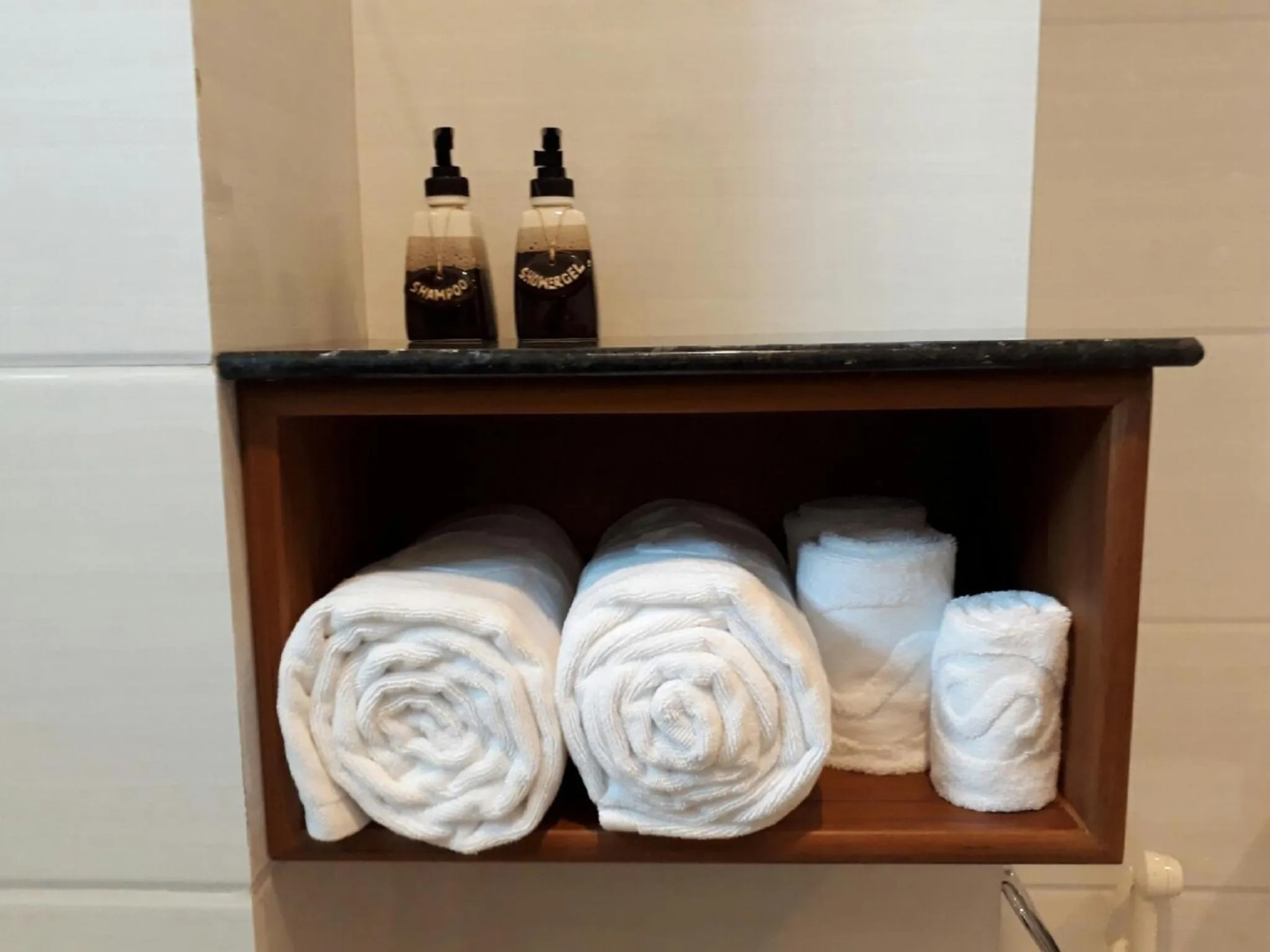 Bathroom in Hotel Shwe Yee