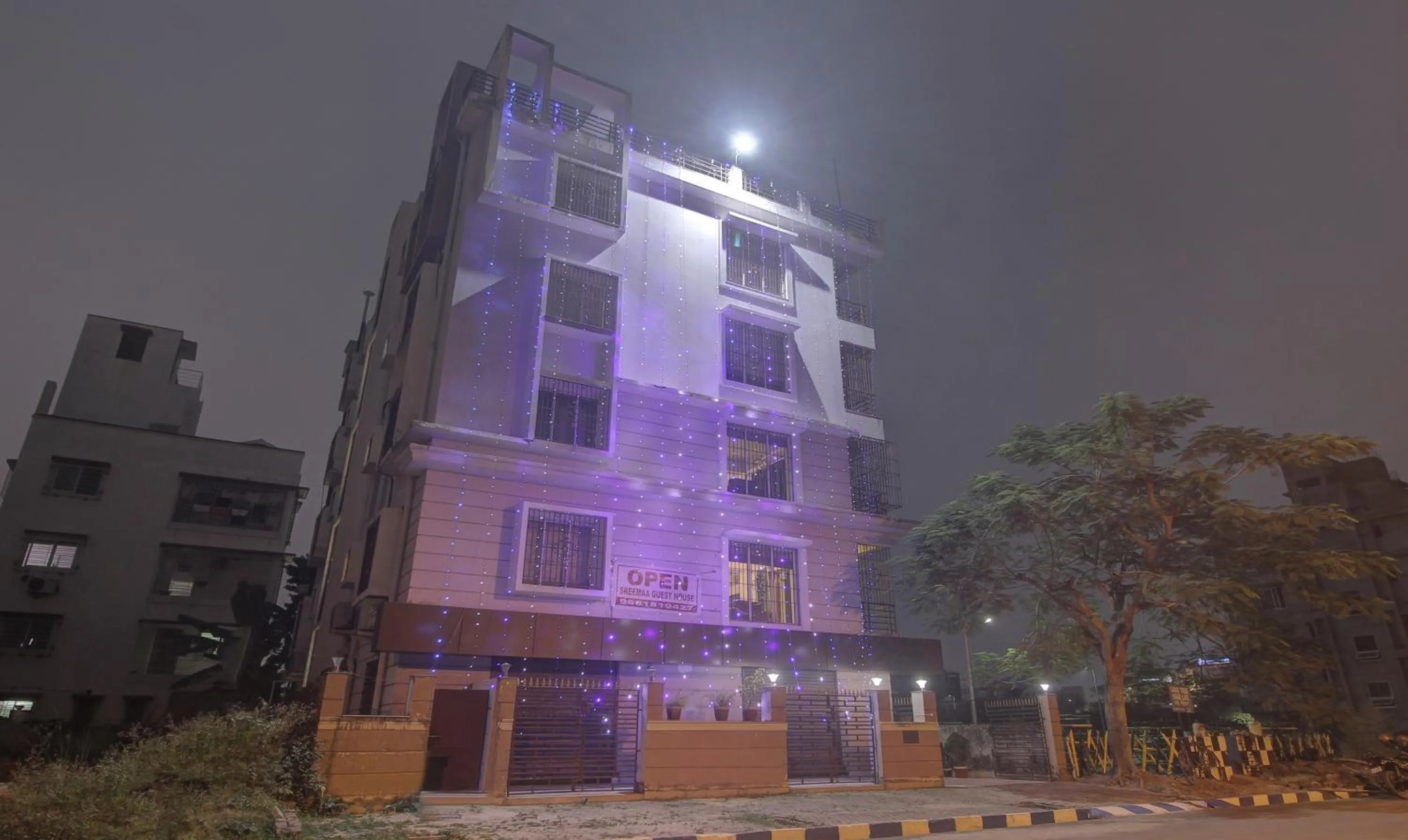 Property building in Treebo Sreemaa Newtown Near Biswa Bangla Gate