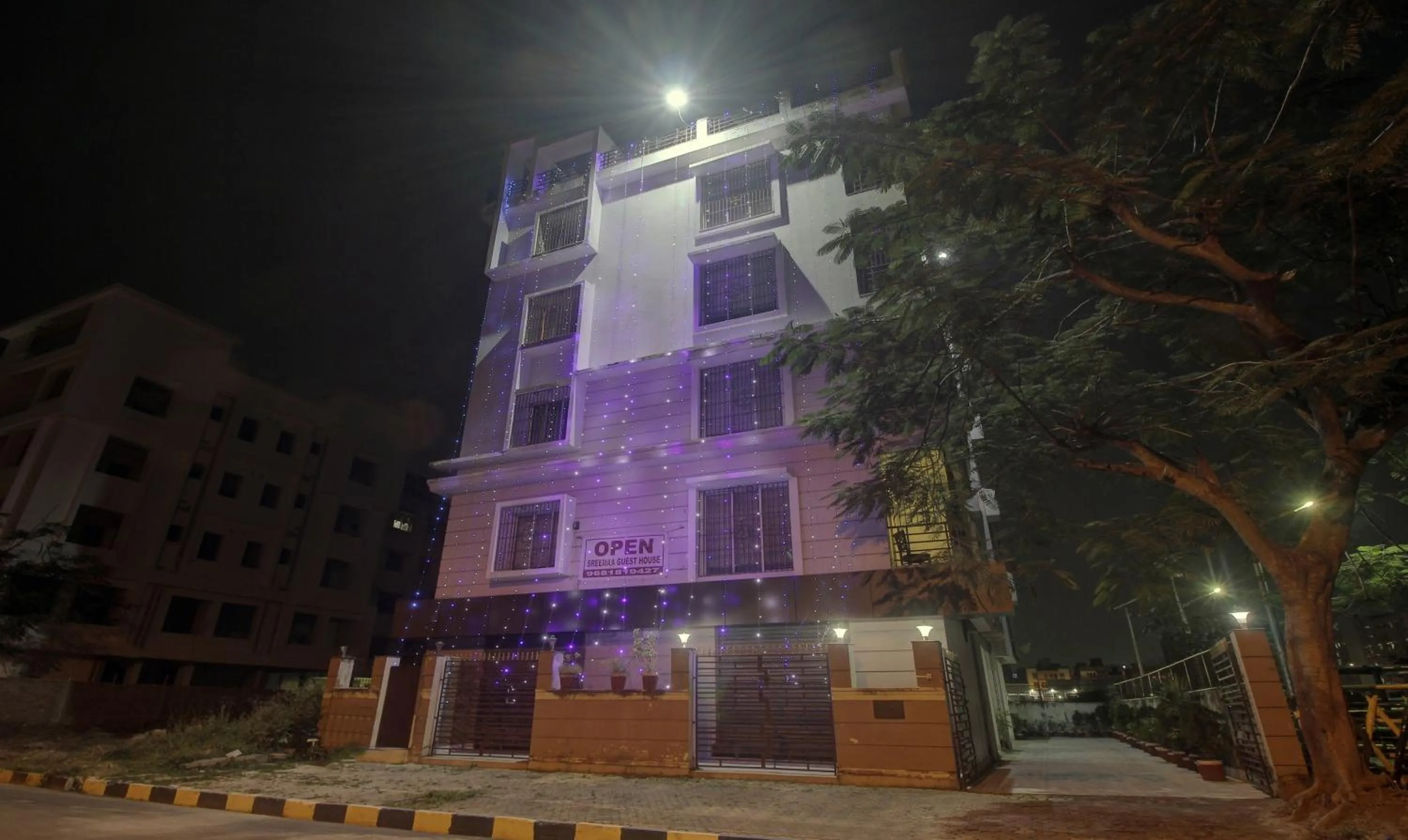 Property building in Treebo Sreemaa Newtown Near Biswa Bangla Gate