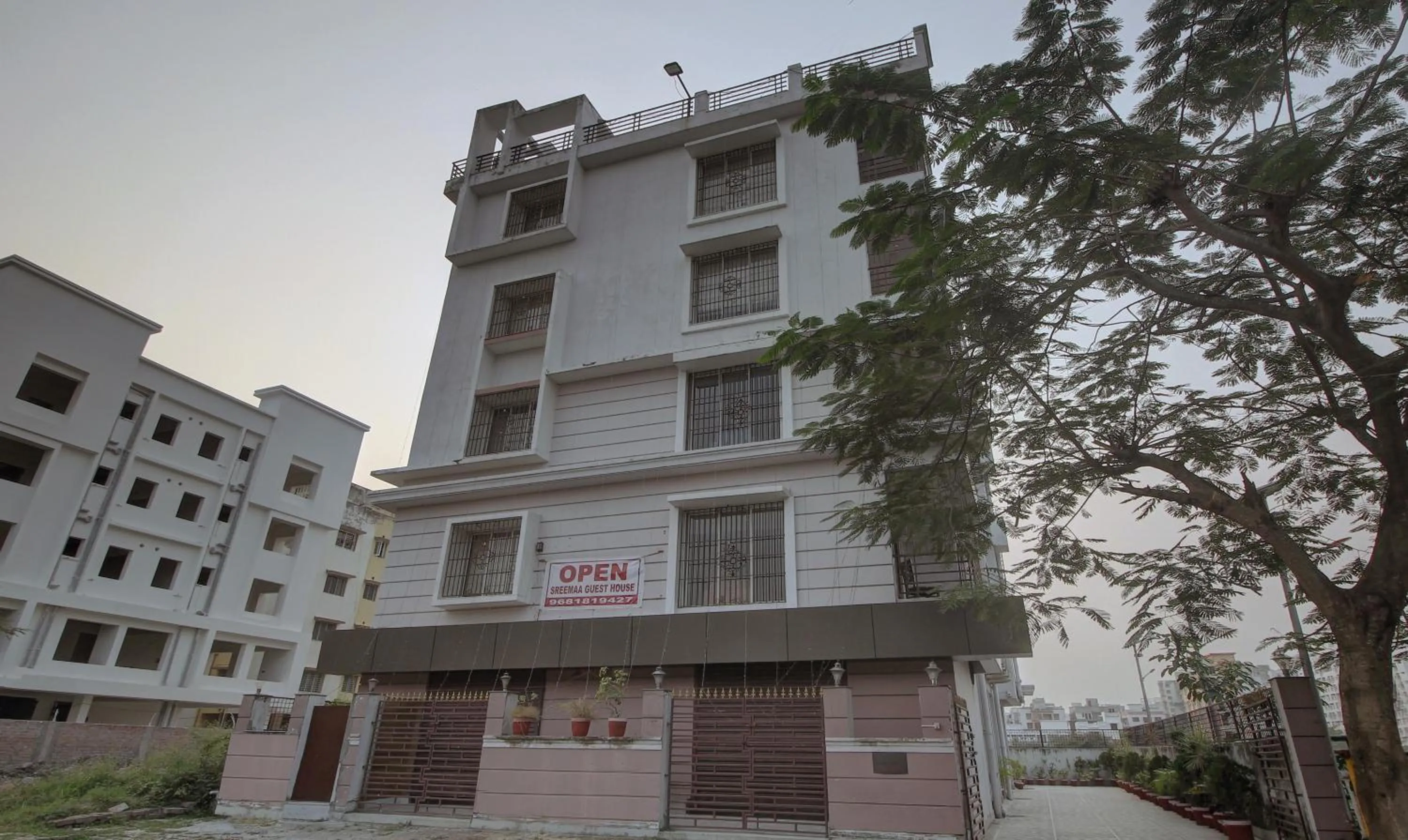 Property building in Treebo Sreemaa Newtown Near Biswa Bangla Gate