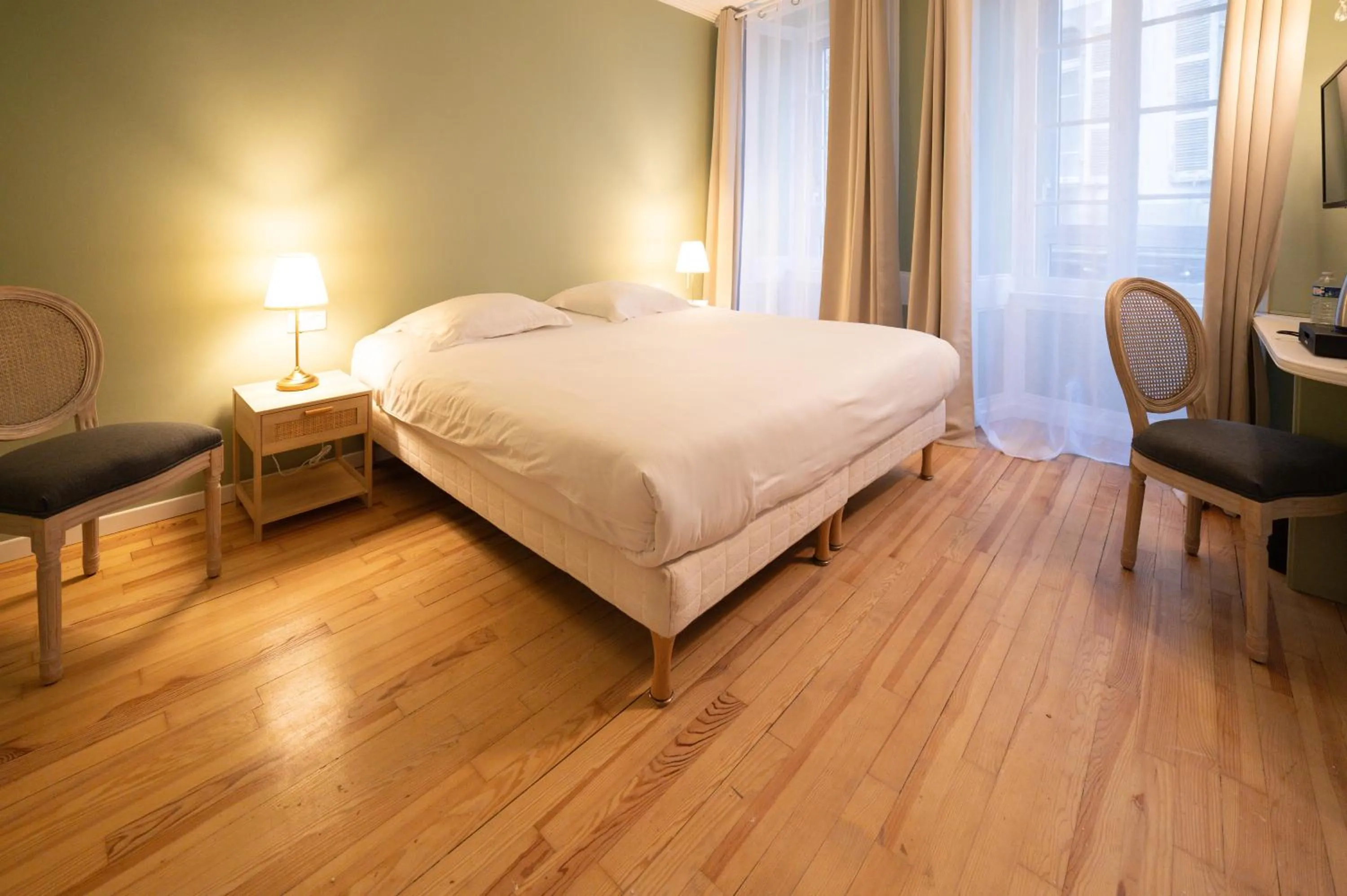 Bed in Grand Hôtel de l'Europe - Morlaix Centre