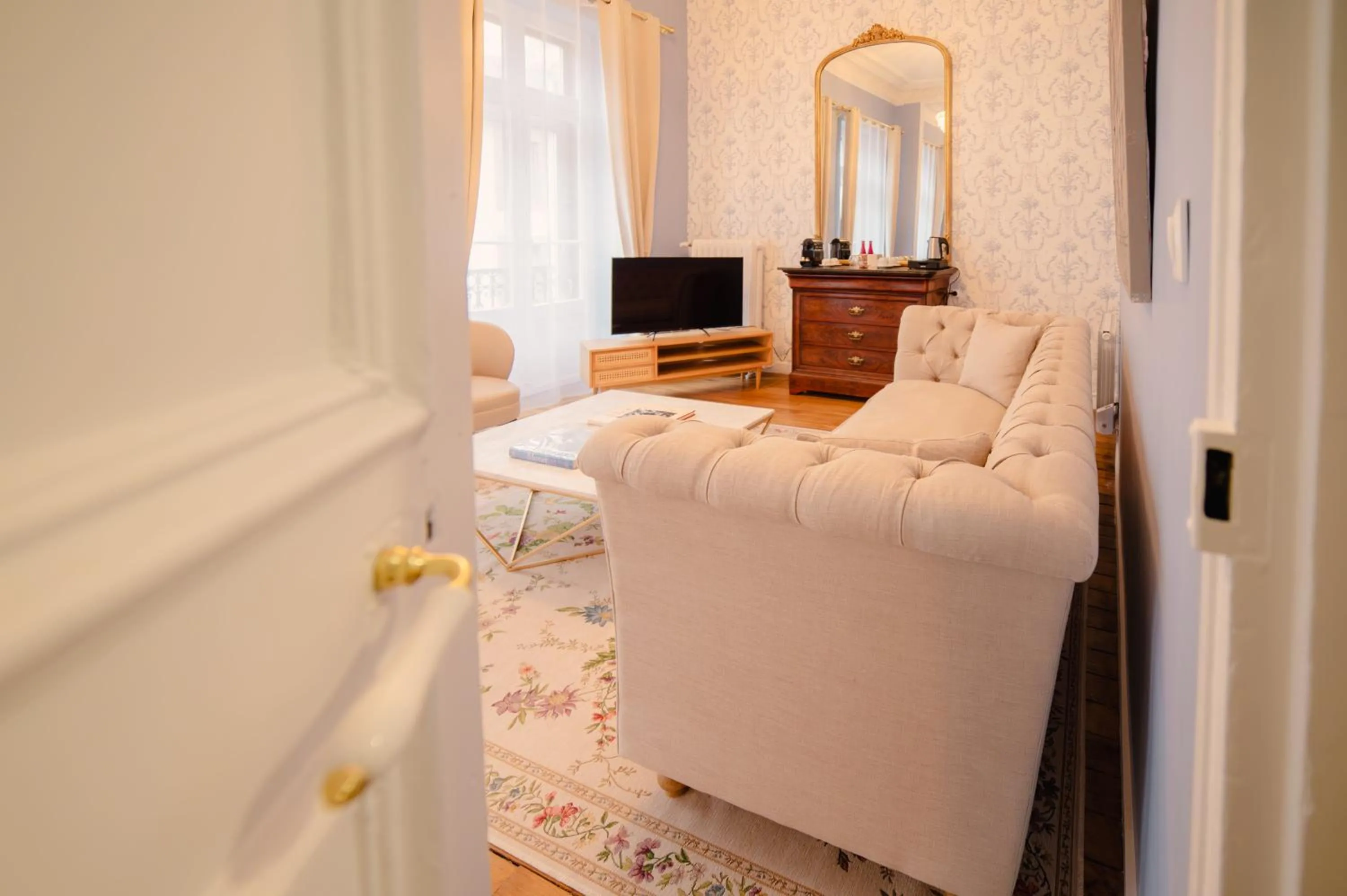 TV and multimedia in Grand Hôtel de l'Europe - Morlaix Centre