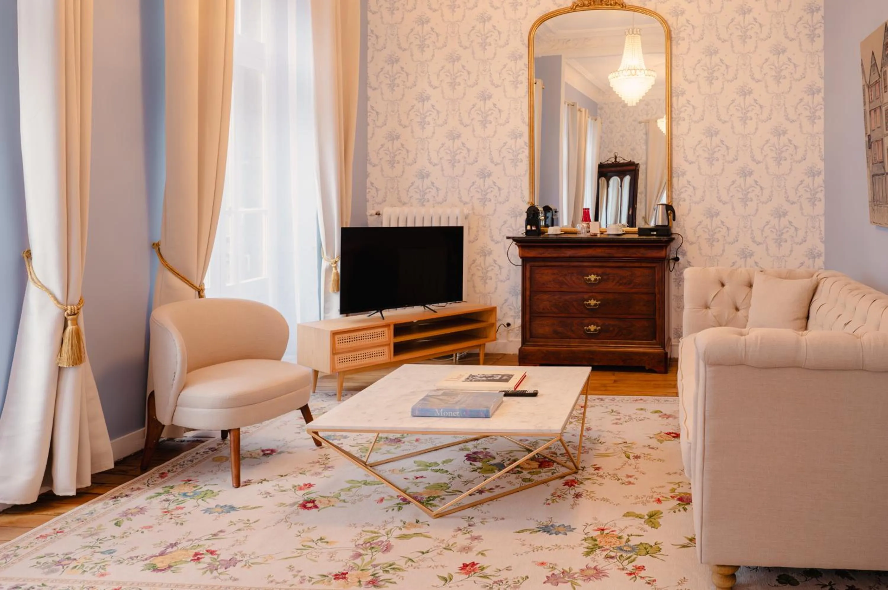 Living room in Grand Hôtel de l'Europe - Morlaix Centre