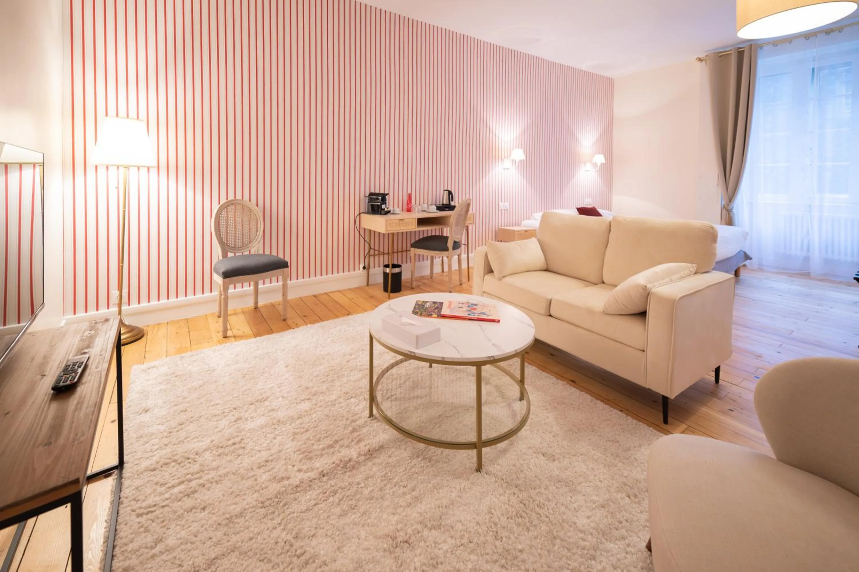 TV and multimedia in Grand Hôtel de l'Europe - Morlaix Centre