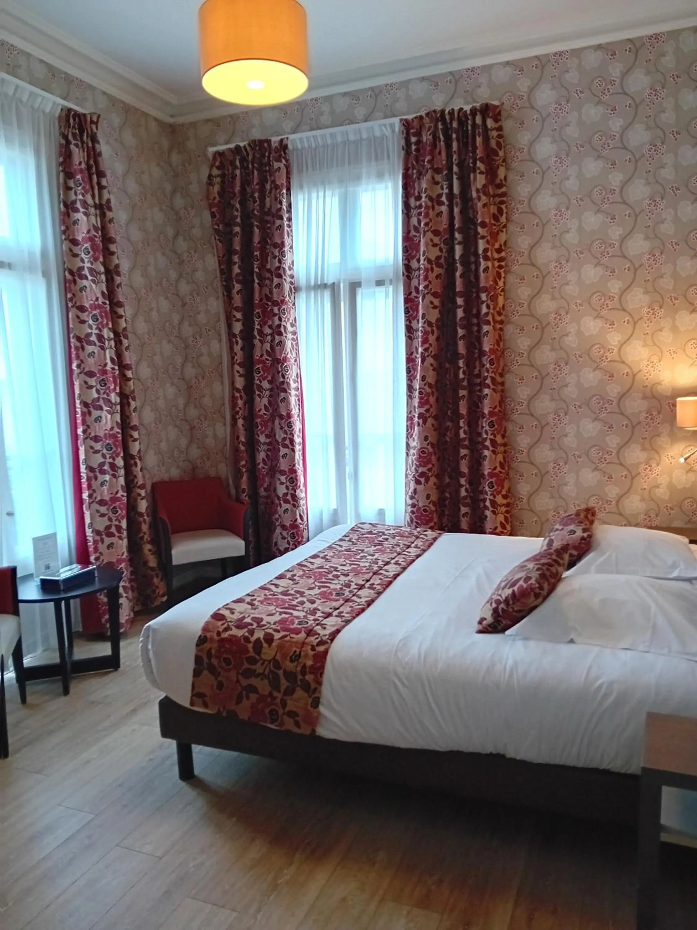 Bed in Grand Hôtel de l'Europe - Morlaix Centre