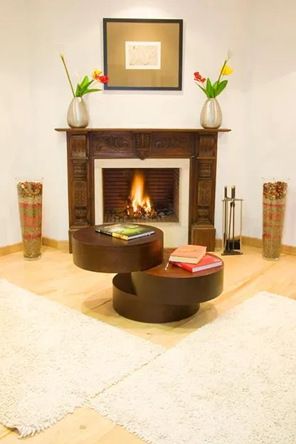 Communal lounge/ TV room in Hotel y apartamentos rurales L'Anceo