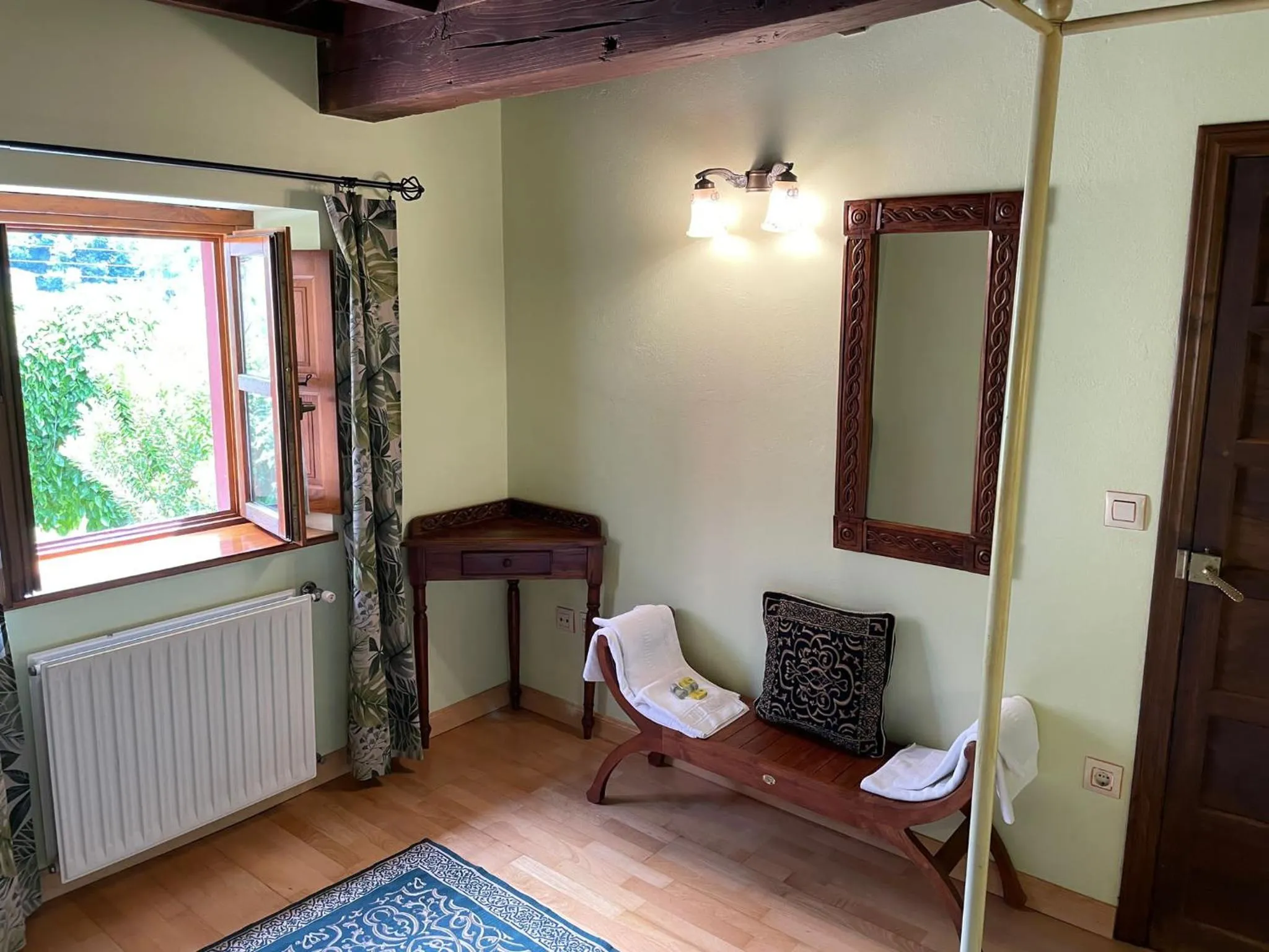 Bedroom in Hotel y apartamentos rurales L'Anceo