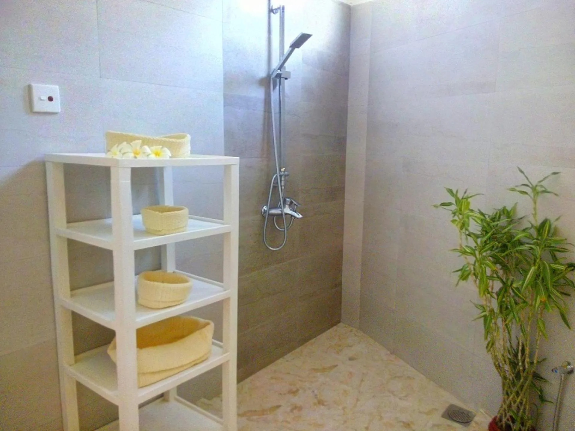 Bathroom in Sri Lancashire Guest House