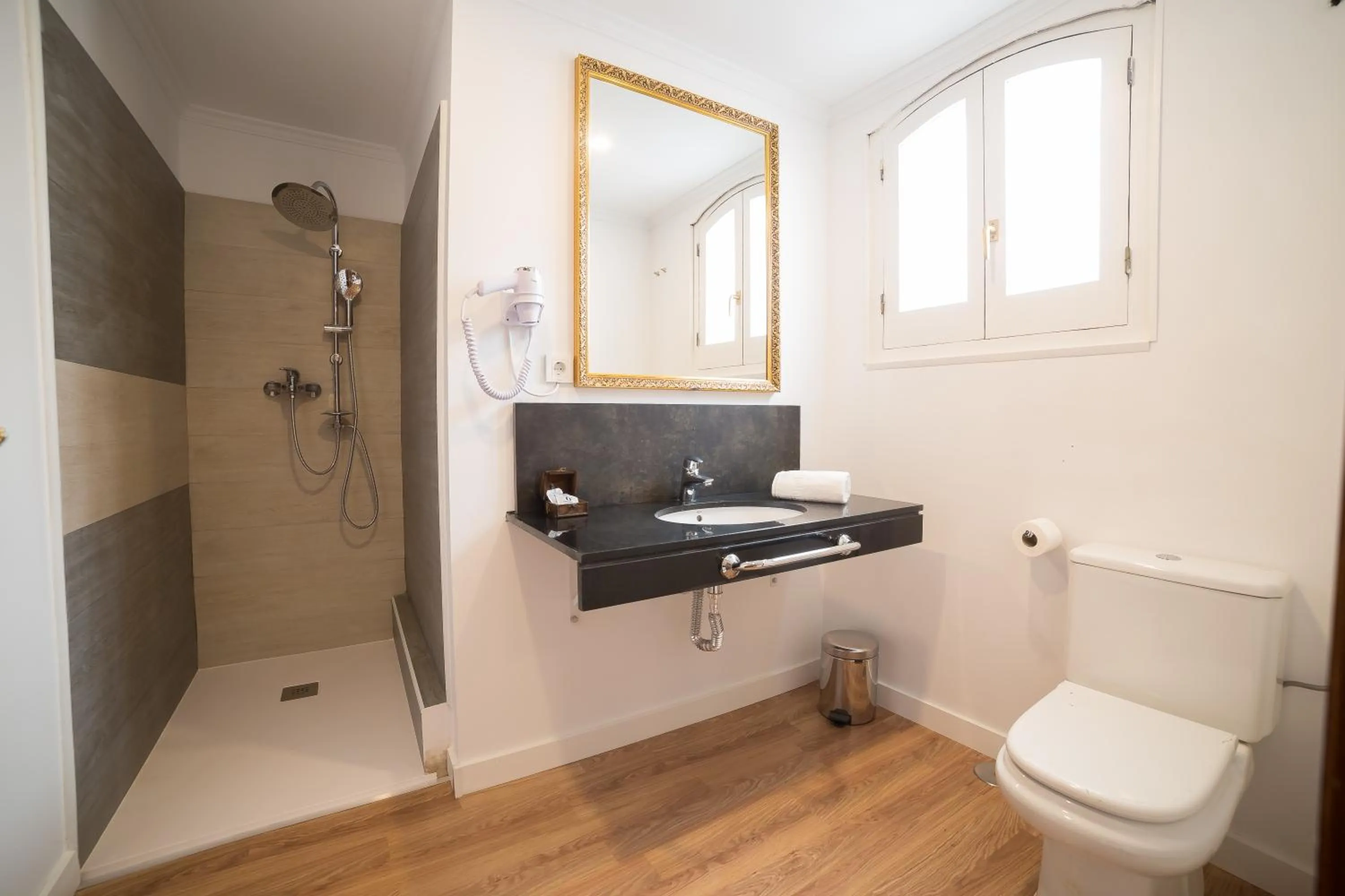 Bathroom in Gala Placida 1923