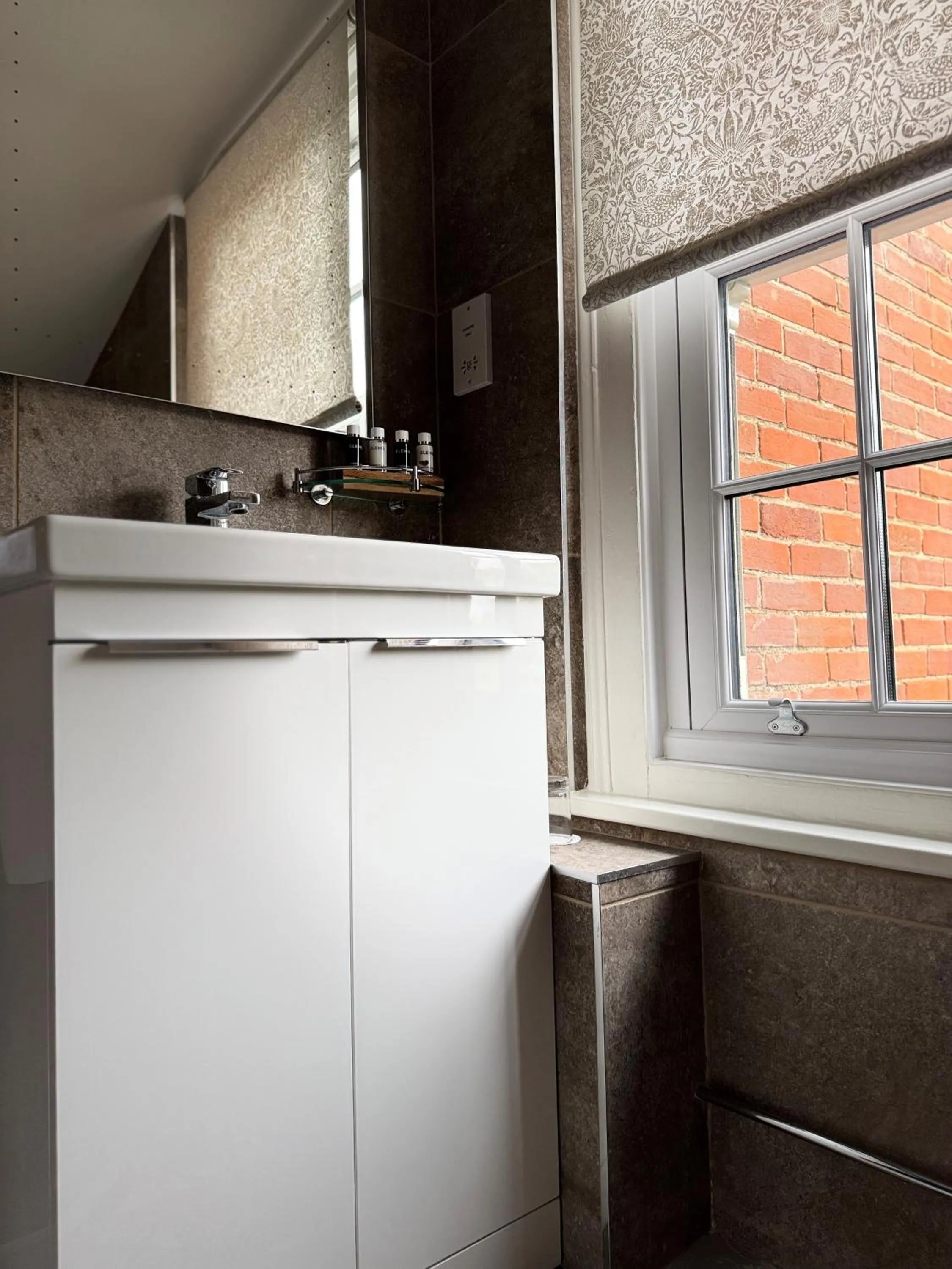 Scarborough Hill Country Inn