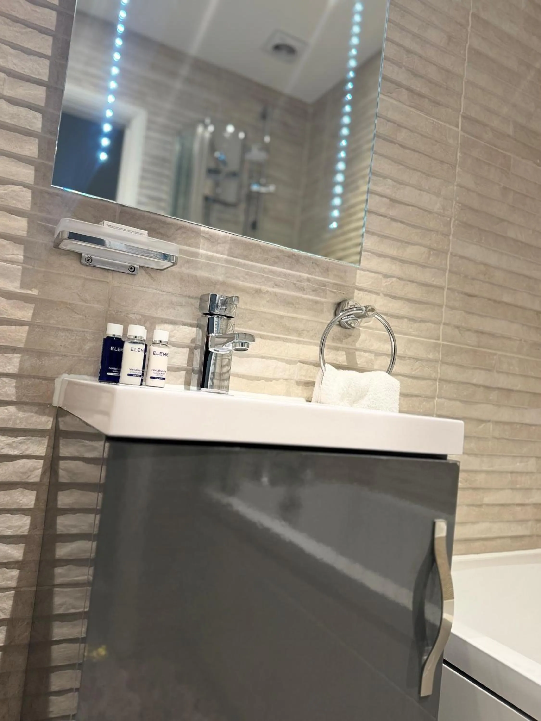 Scarborough Hill Country Inn