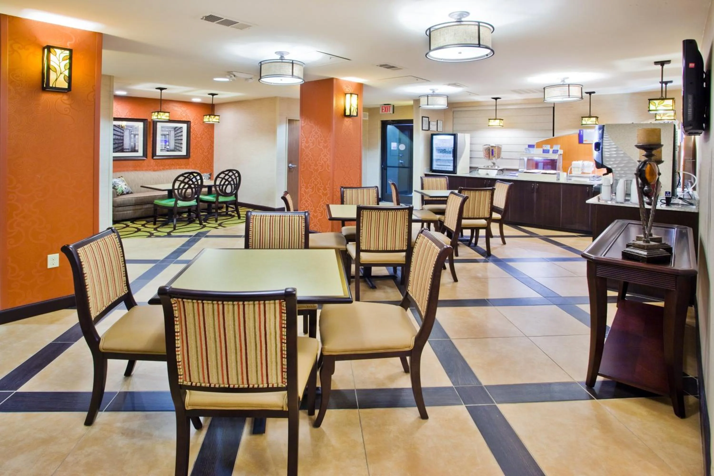 Restaurant/places to eat in Holiday Inn Express Peachtree Corners-Norcross by IHG