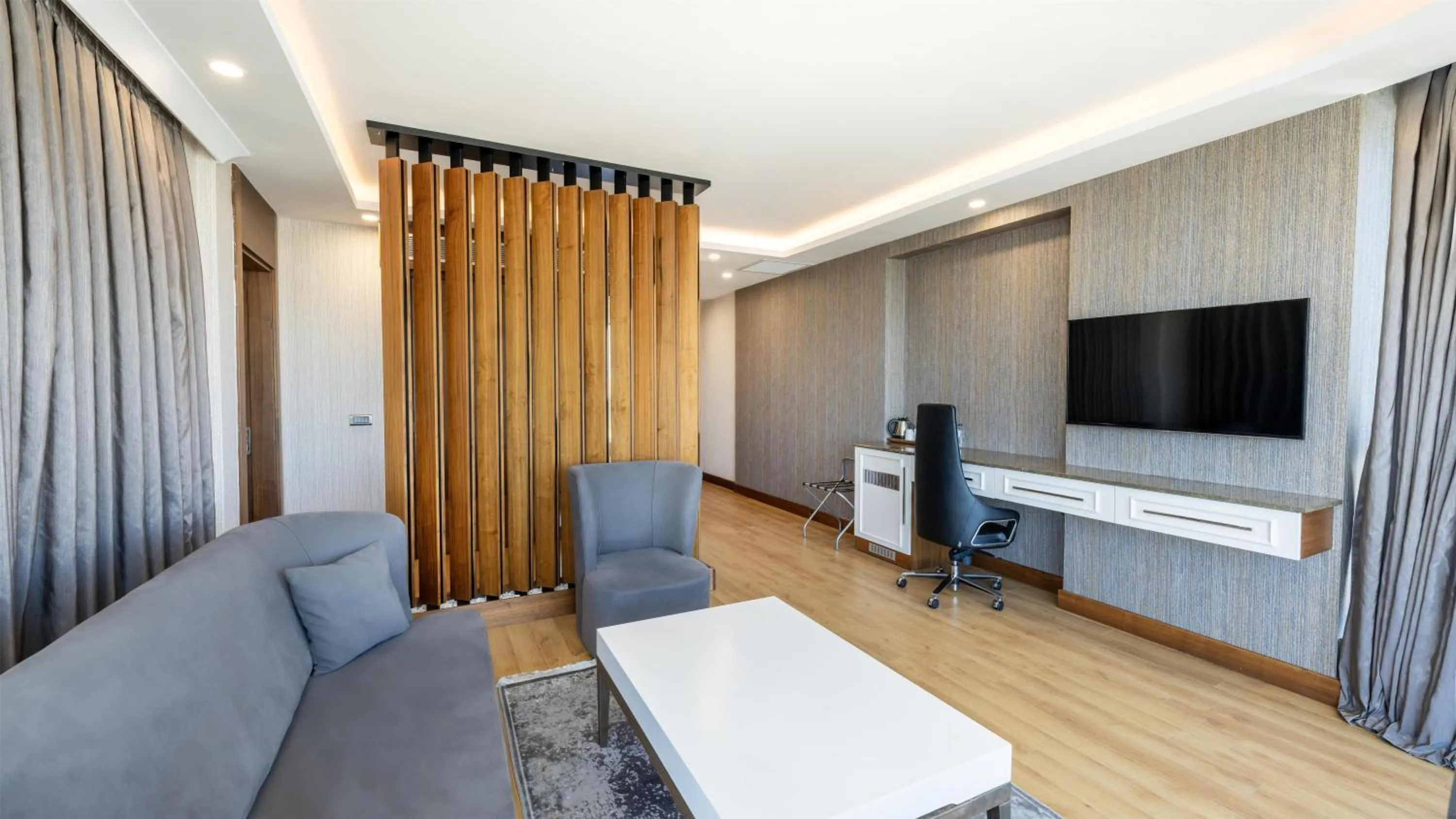 Photo of the whole room in Radisson Blu Hotel, Diyarbakir