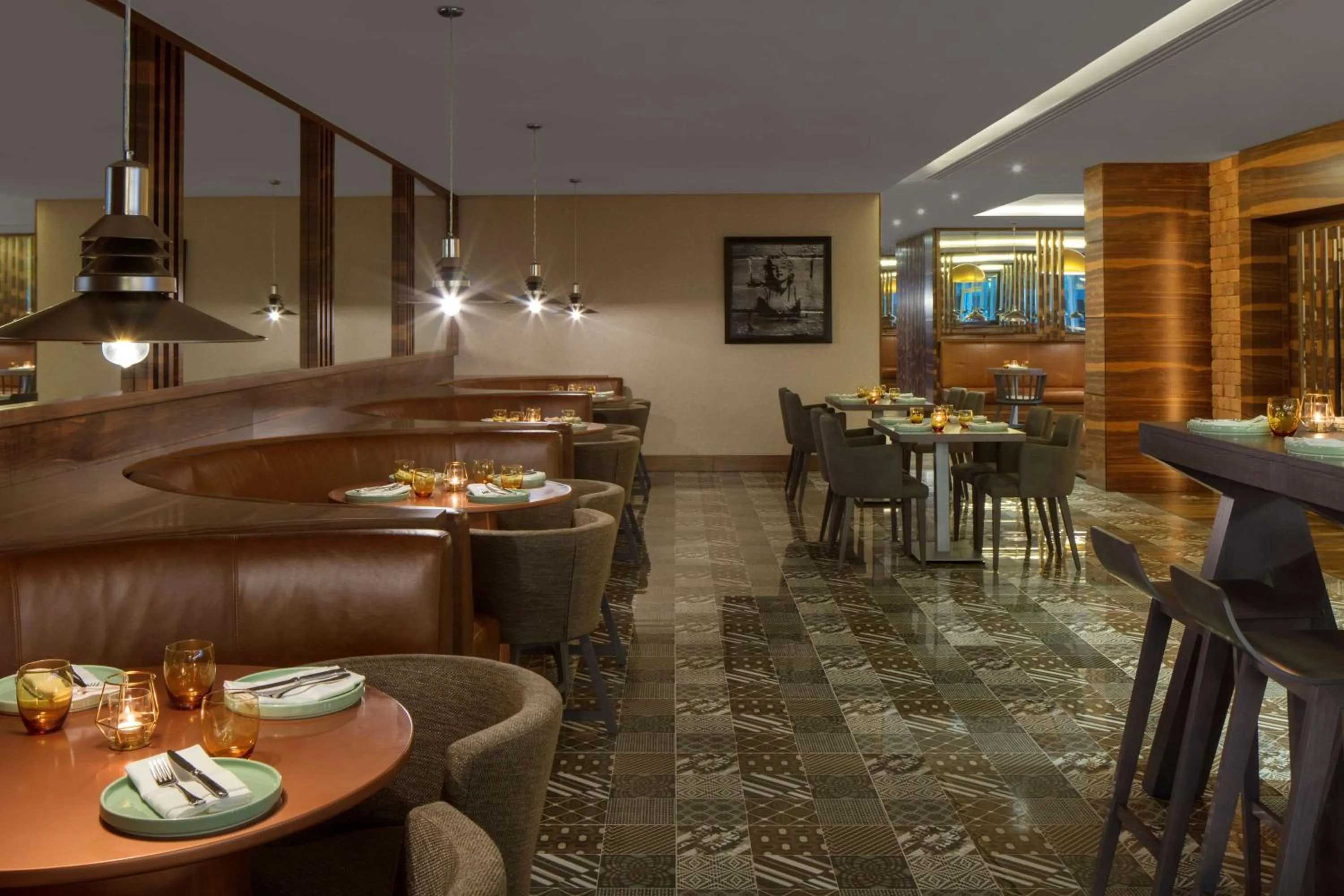 Restaurant/places to eat in Radisson Blu Hotel, Dubai Waterfront