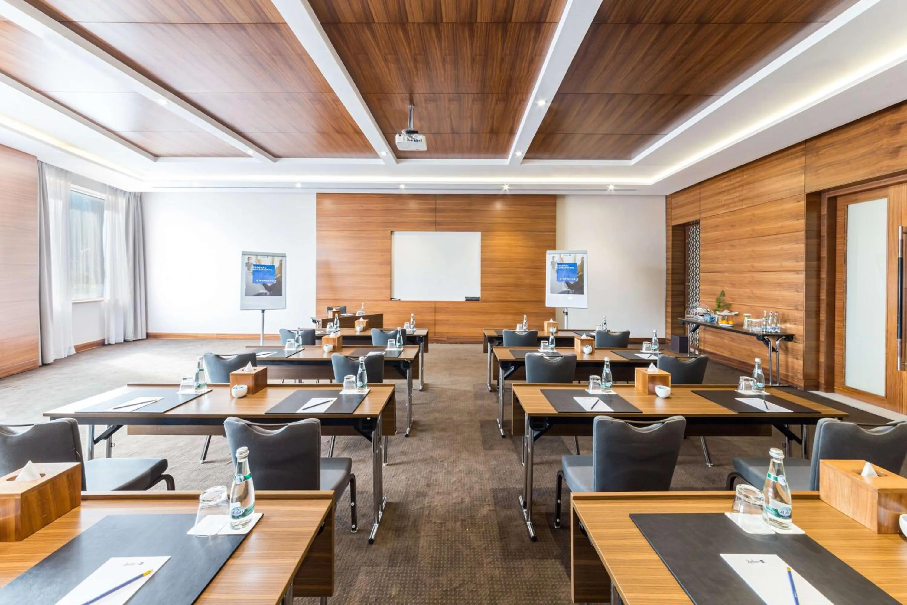 Business facilities in Radisson Blu Hotel, Dubai Waterfront