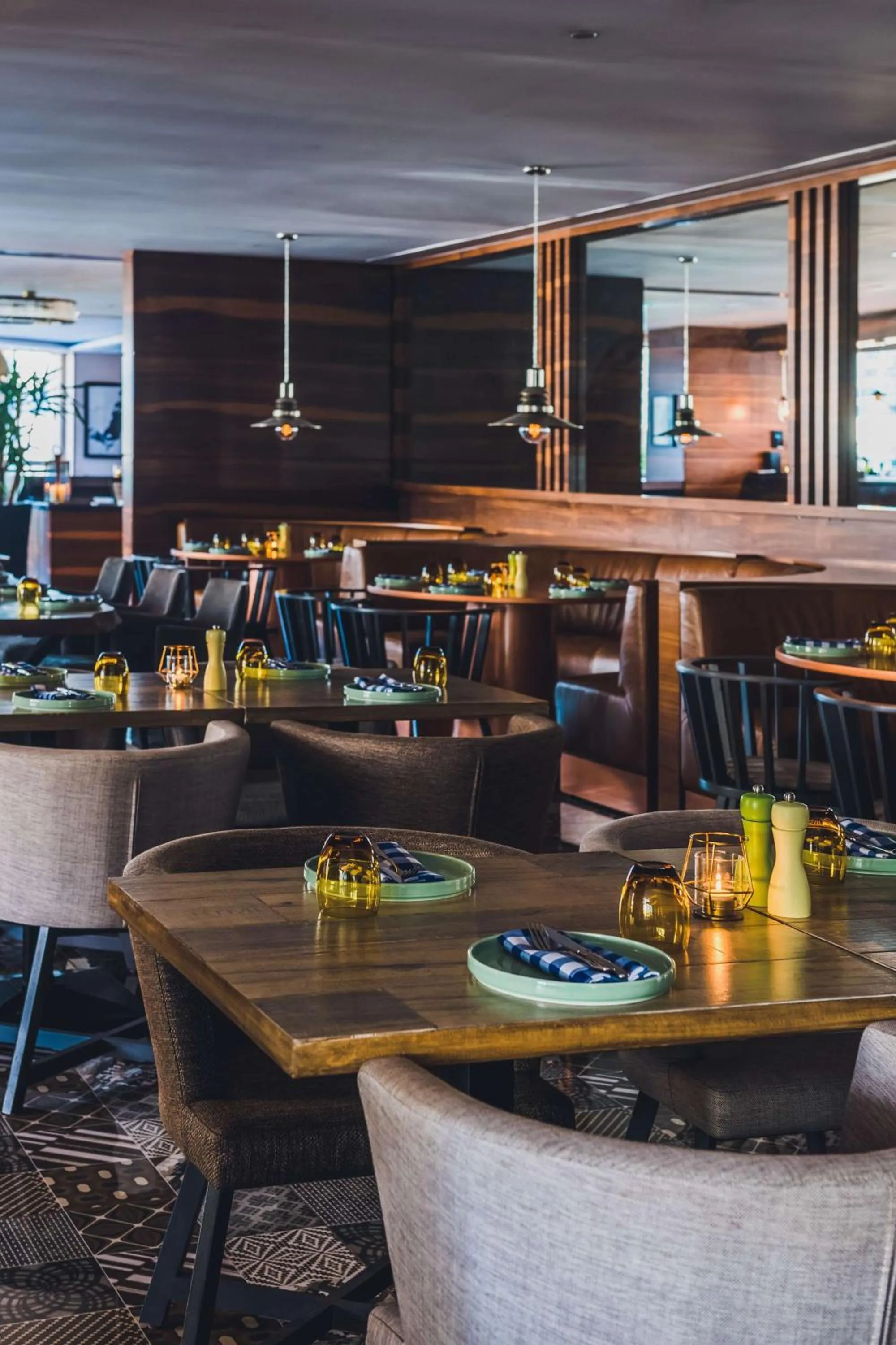 Restaurant/places to eat in Radisson Blu Hotel, Dubai Waterfront