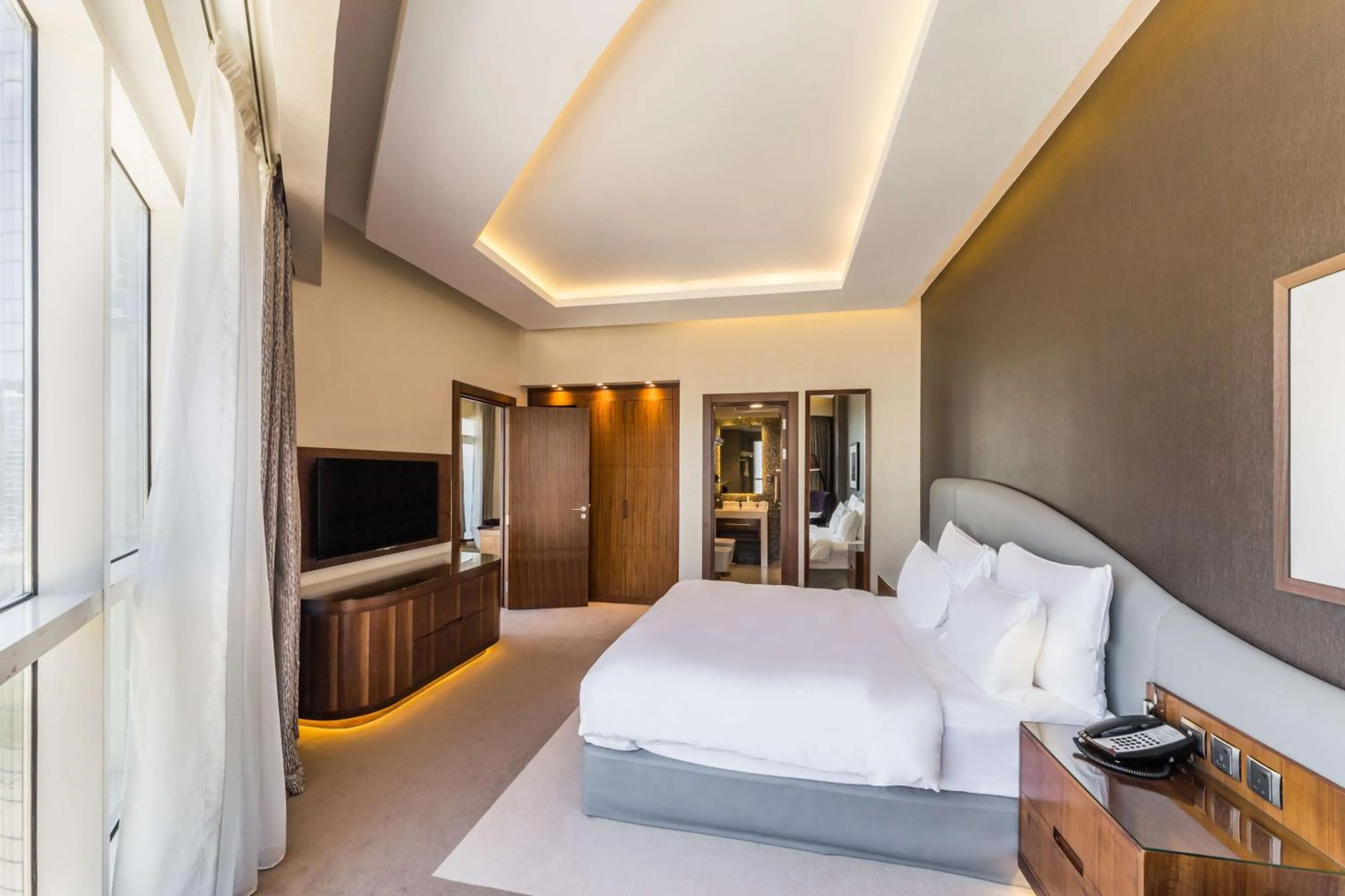 Photo of the whole room, Bed in Radisson Blu Hotel, Dubai Waterfront