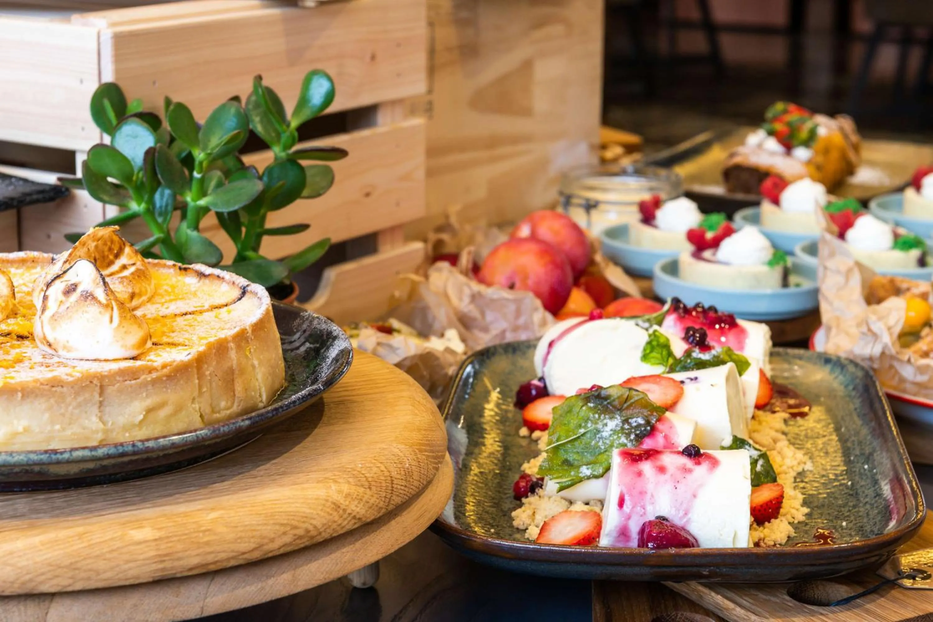 Restaurant/places to eat in Radisson Blu Hotel, Dubai Waterfront