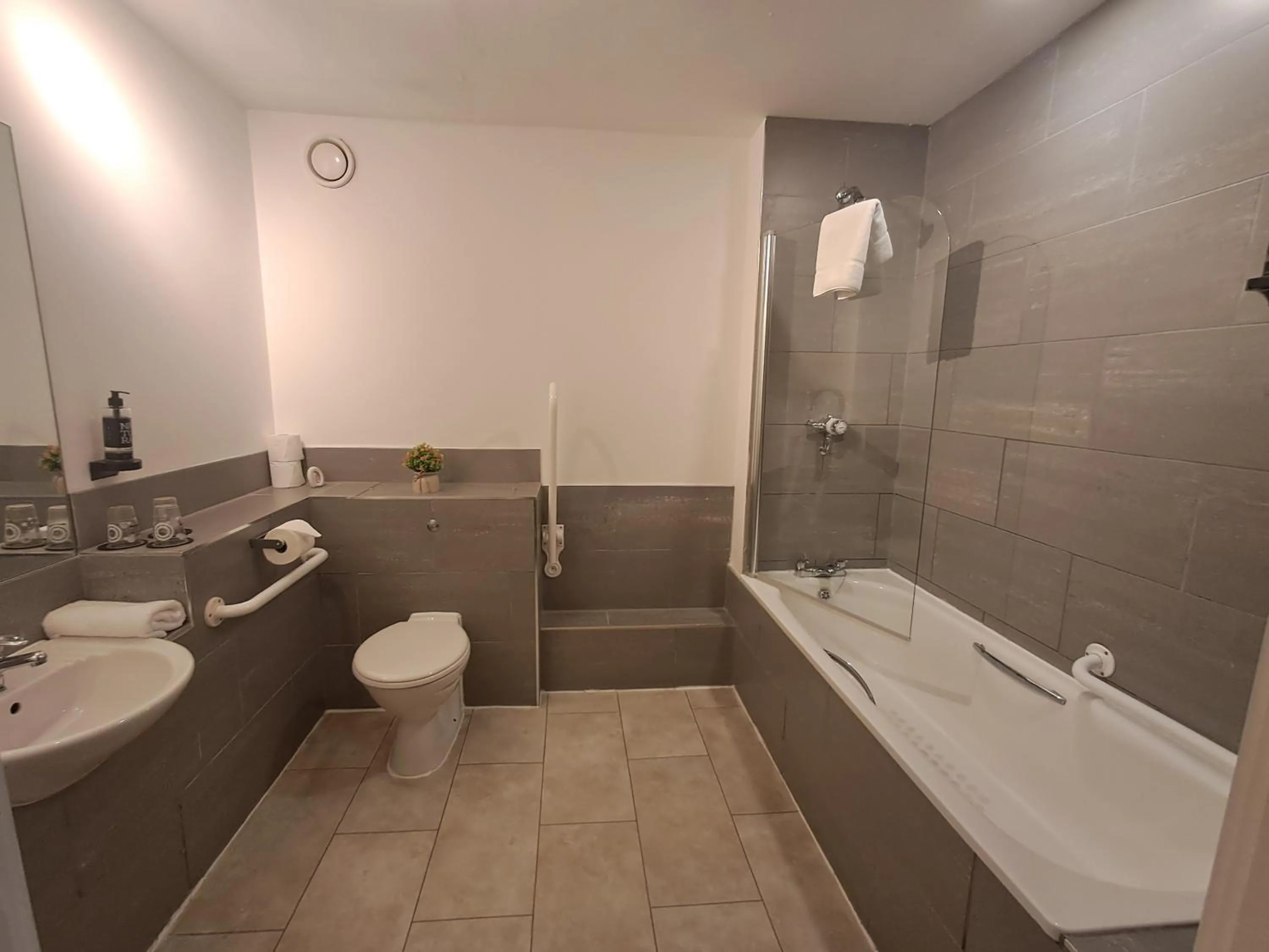 Bathroom in The Royal Hotel Cardiff