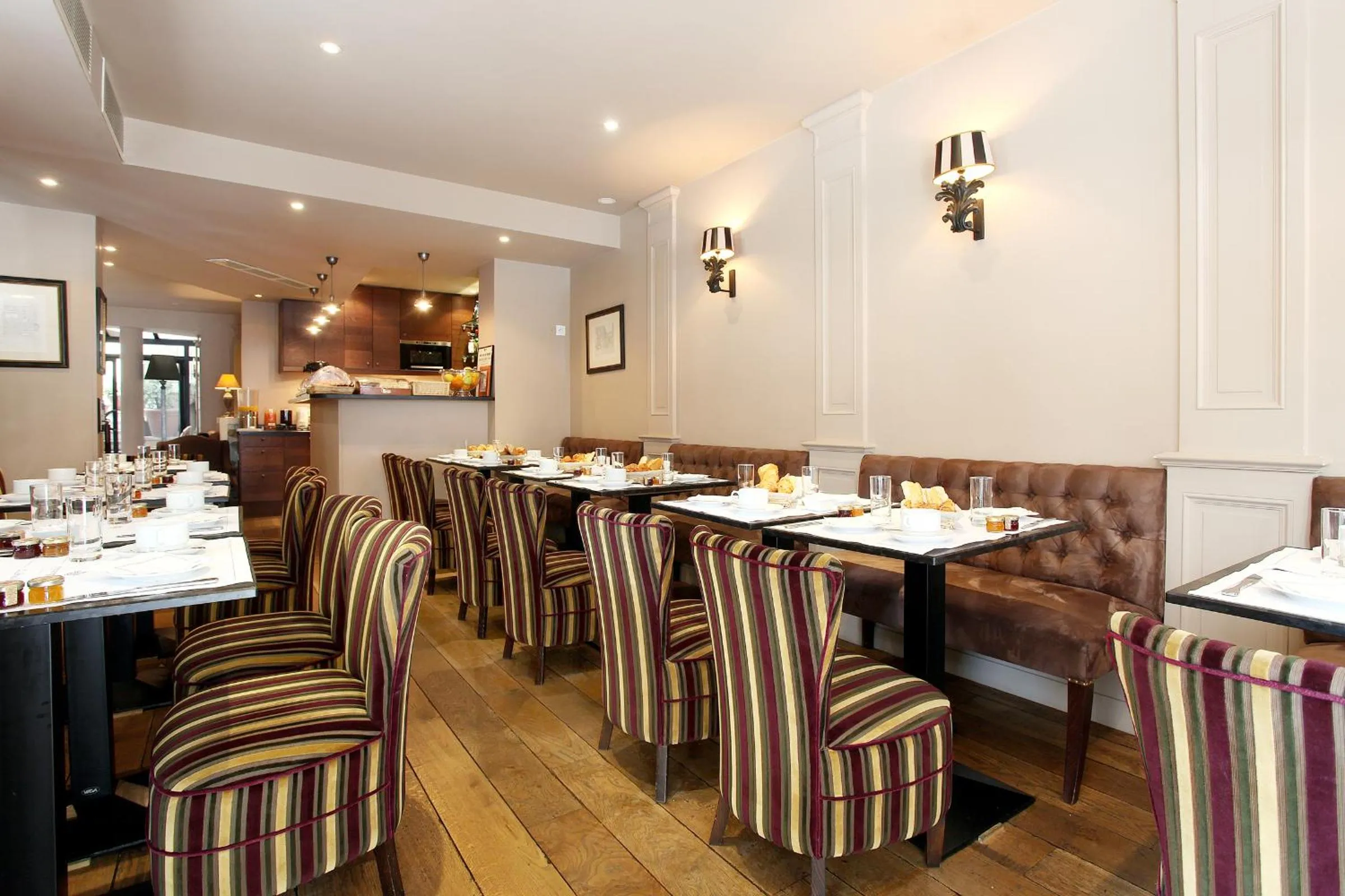 Restaurant/places to eat in Hotel Albe Bastille