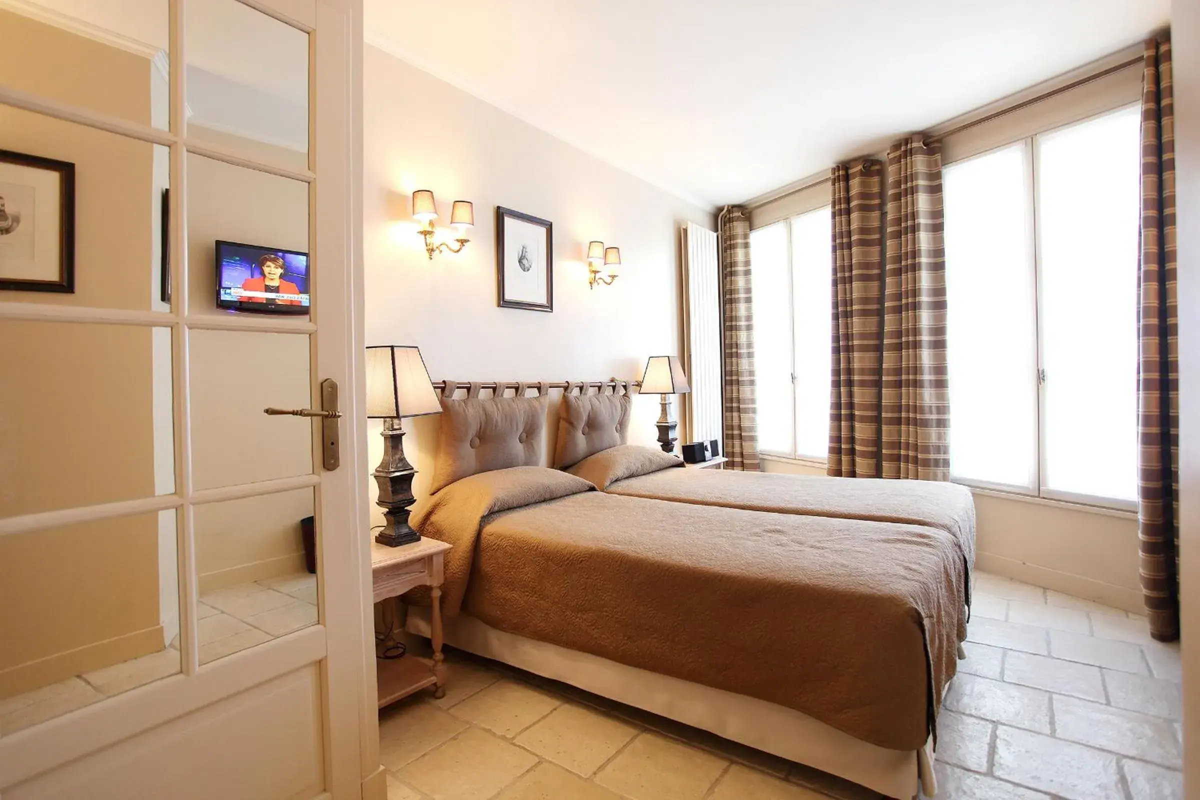 Classic Twin Room in Hotel Albe Bastille Classic Twin Room in Hotel Albe Bastille