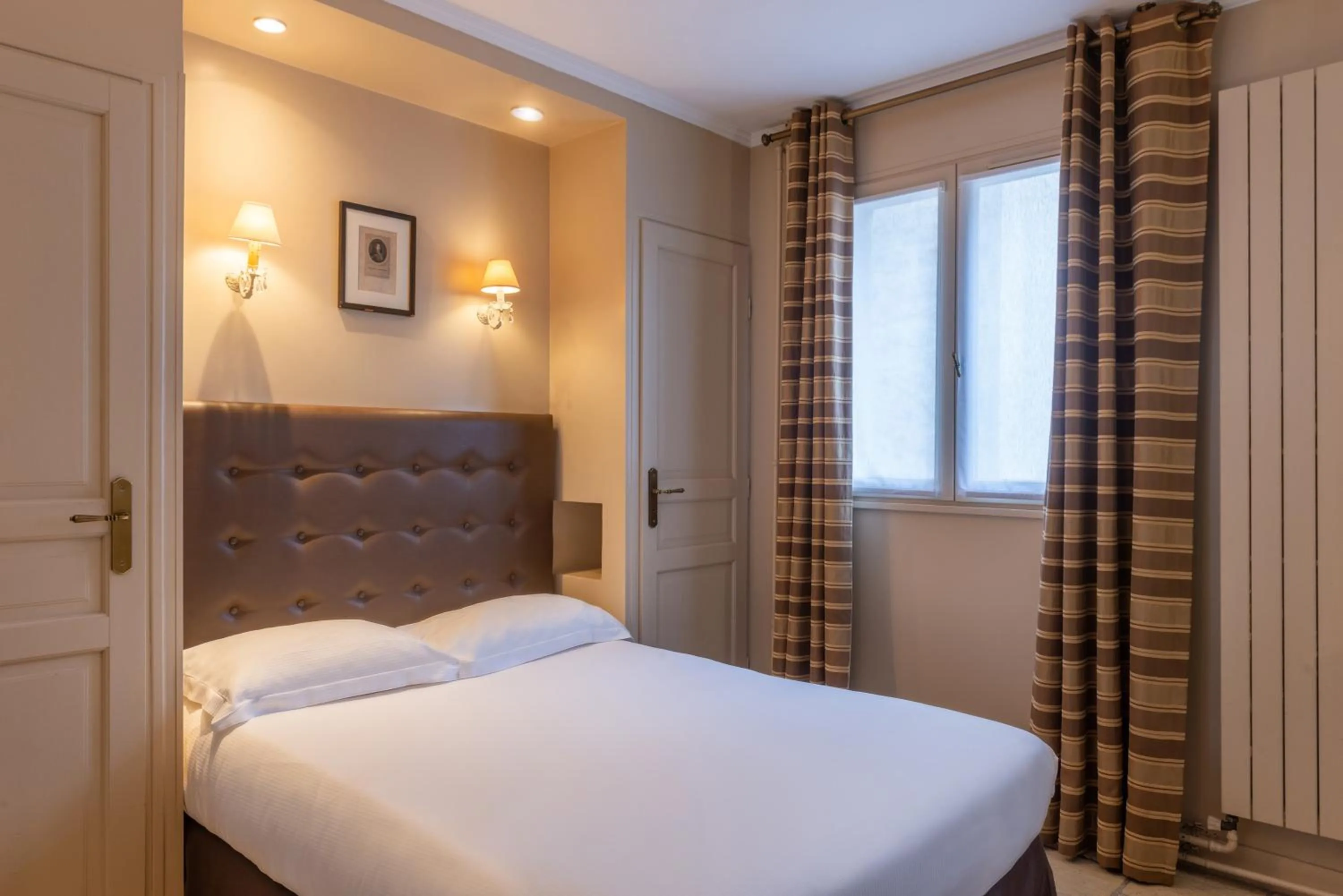Bed in Hotel Albe Bastille
