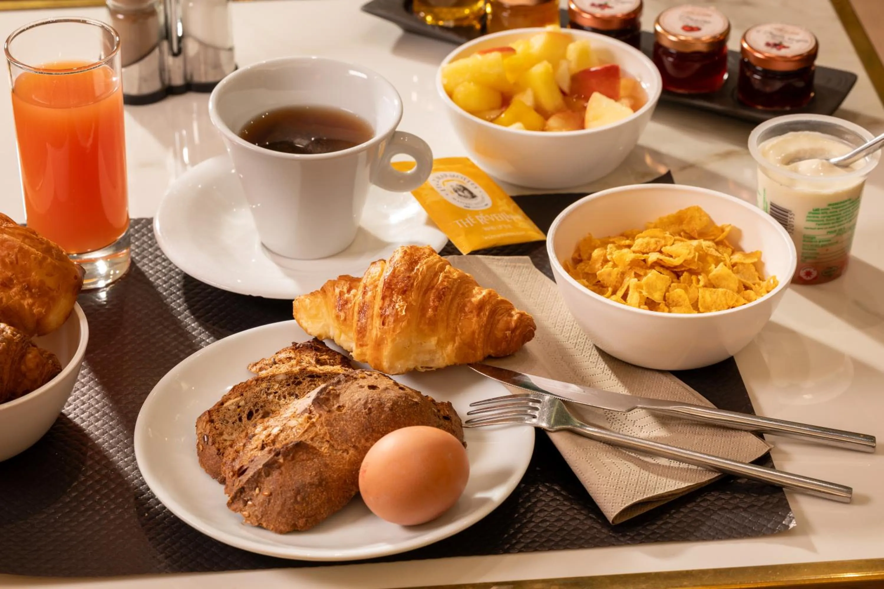 Buffet breakfast in Paris Bastille