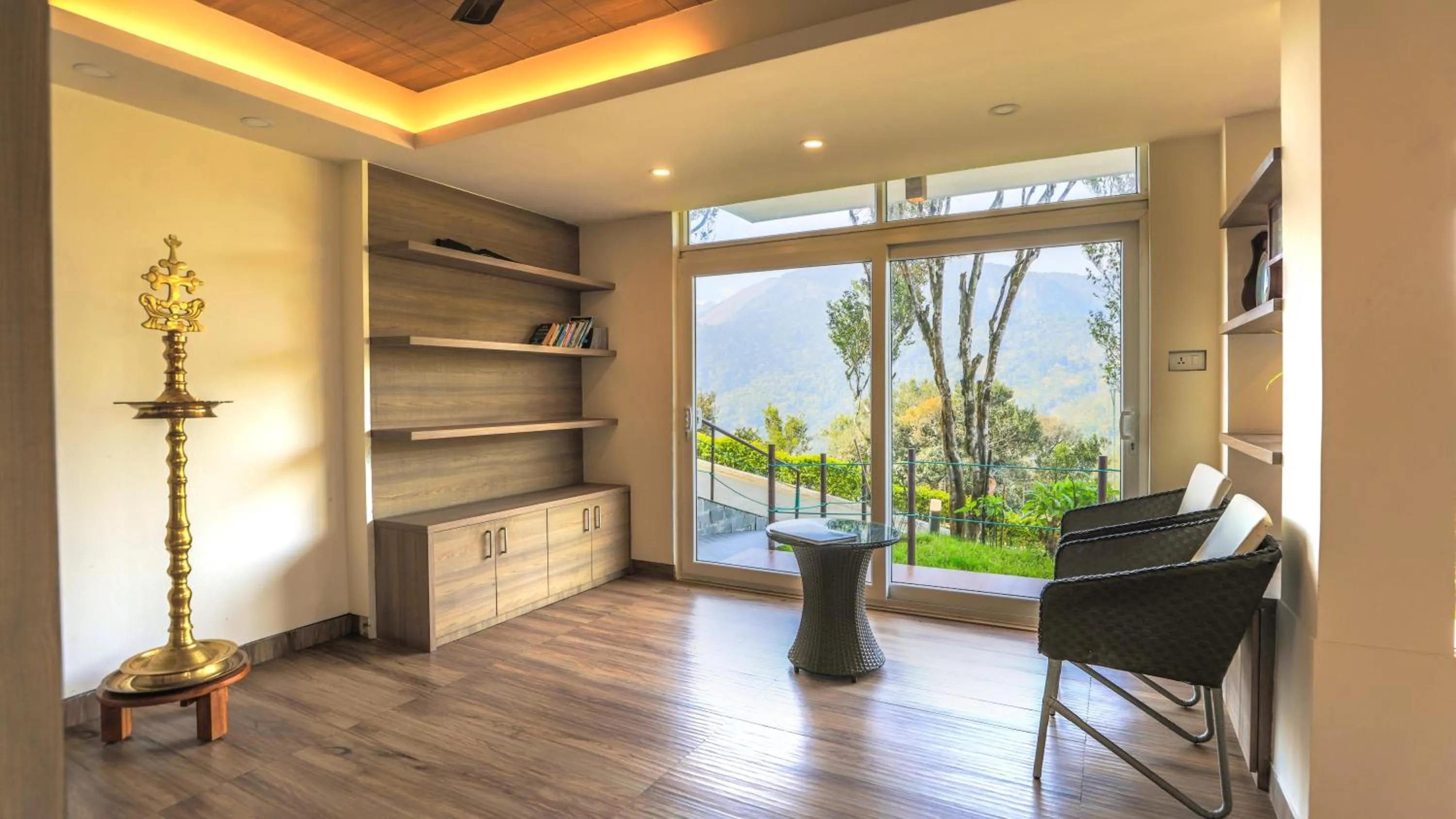 Lobby or reception in Shola Crown Resort - Munnar