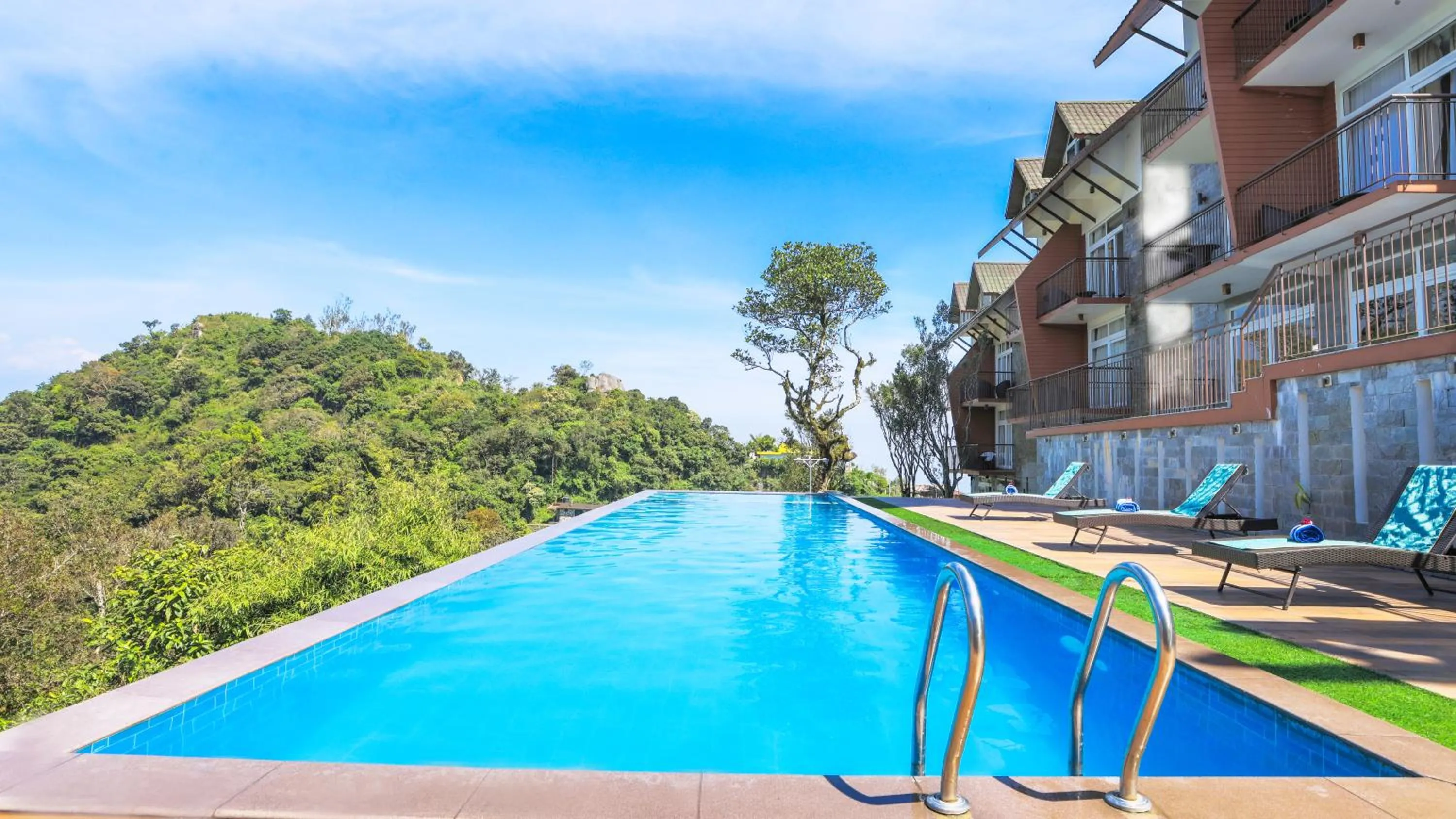 Swimming pool in Shola Crown Resort - Munnar