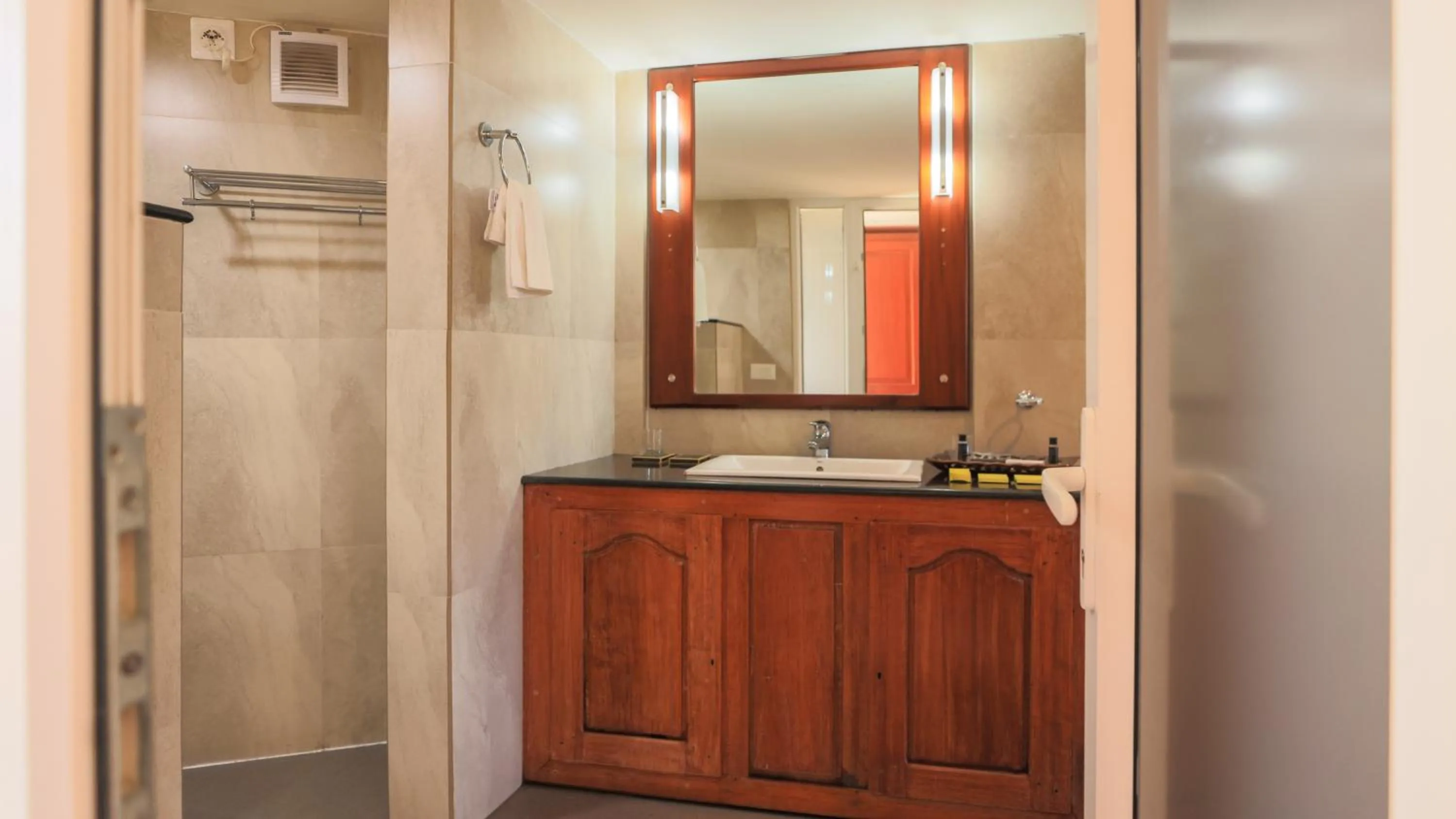 Bathroom in Shola Crown Resort - Munnar