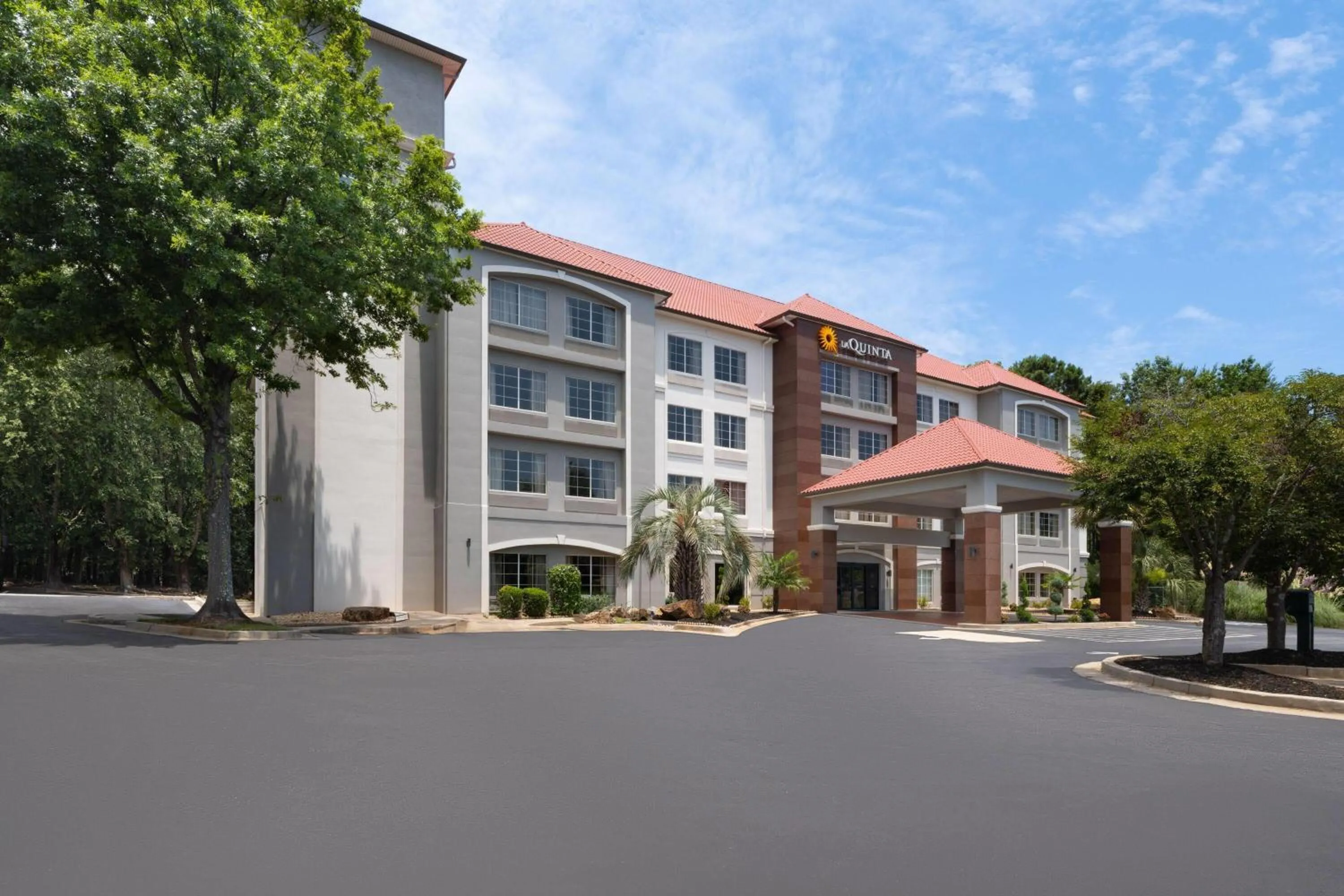 Property building in La Quinta by Wyndham Atlanta Stockbridge