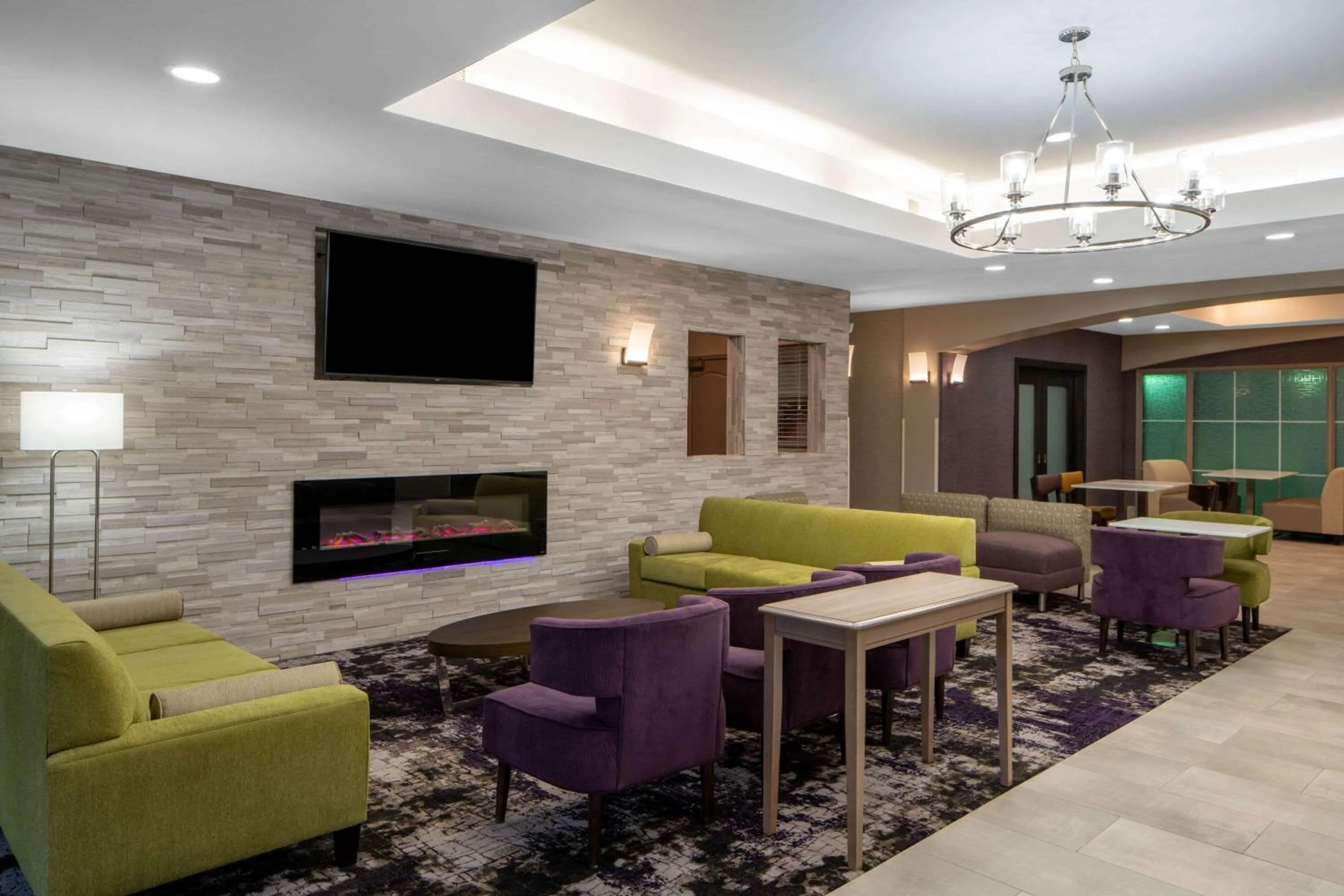 Lobby or reception in La Quinta by Wyndham Atlanta Stockbridge