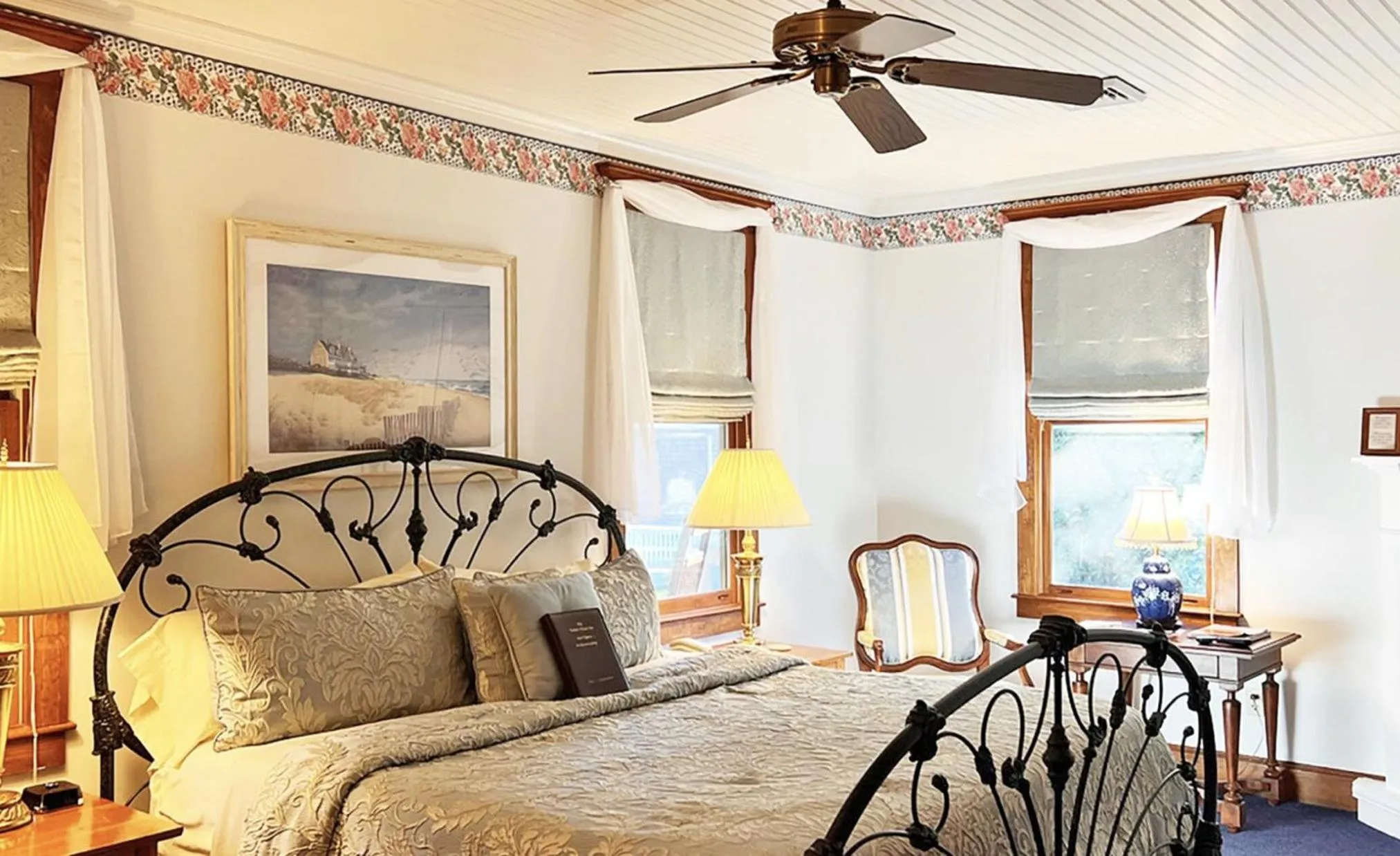 Bed in Palmer House Inn