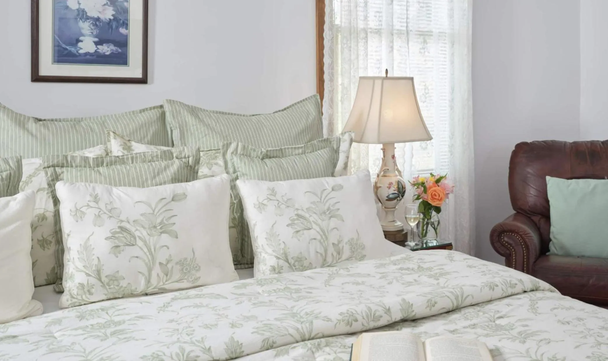 Bed in Palmer House Inn