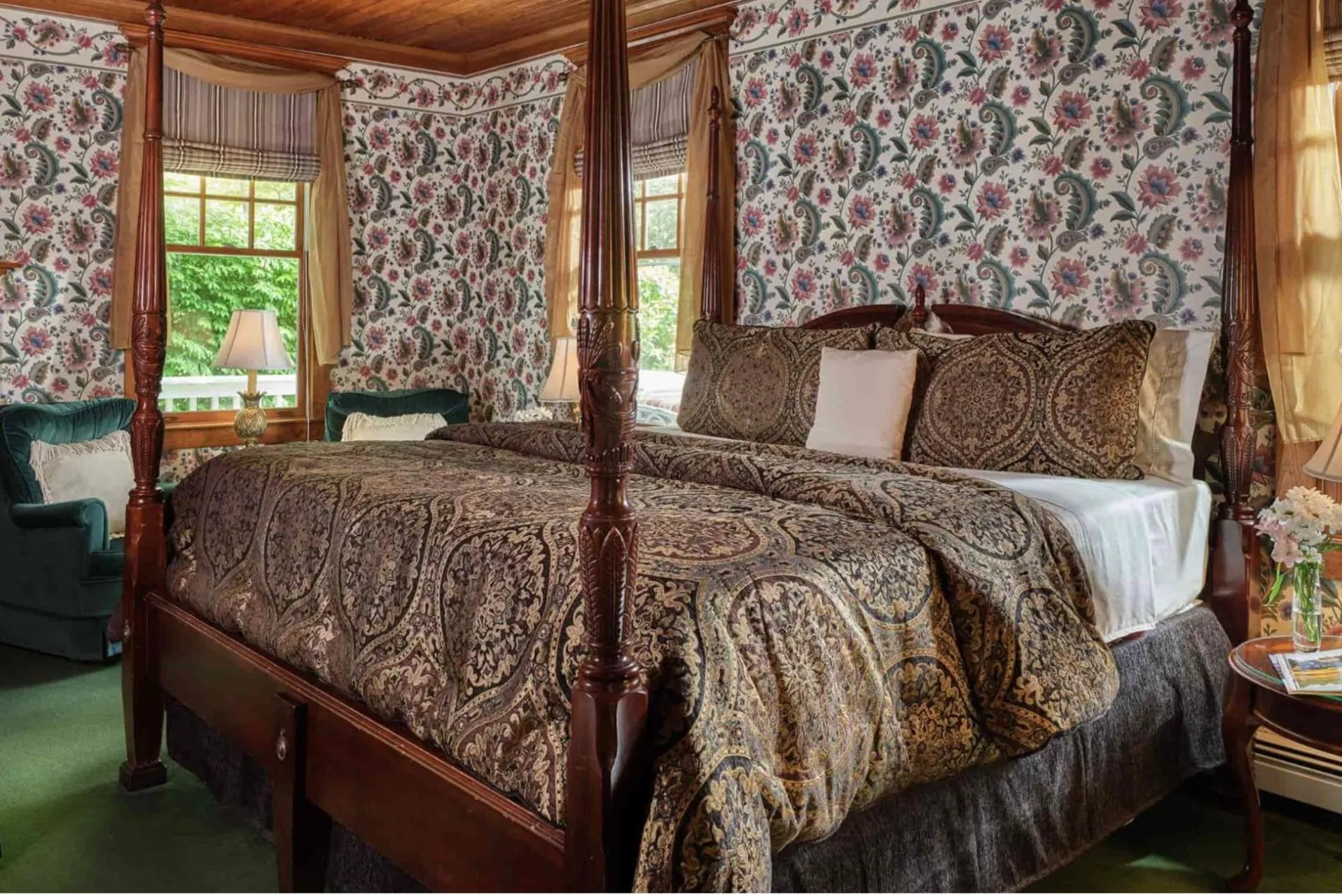 Bed in Palmer House Inn