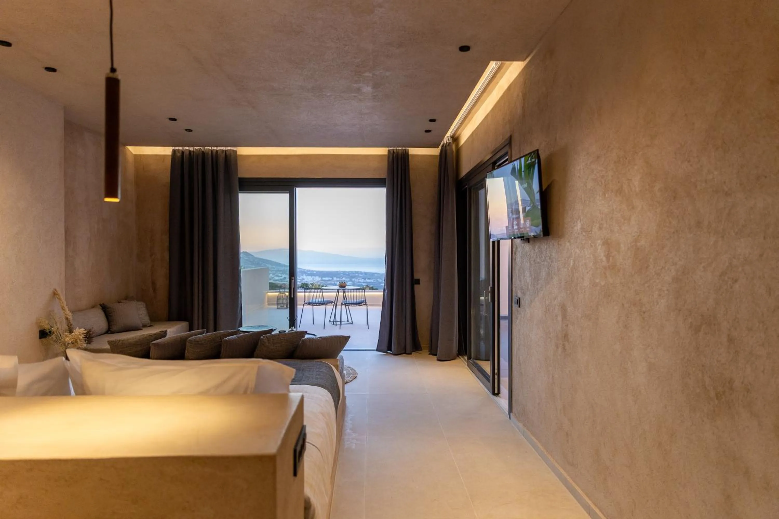 Photo of the whole room, Bed in North Santorini - A Luxury Spa Hotel