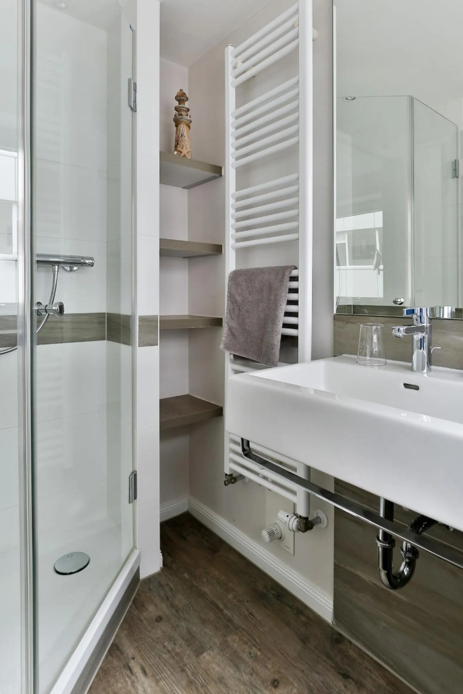 Shower in Hotel Uthland