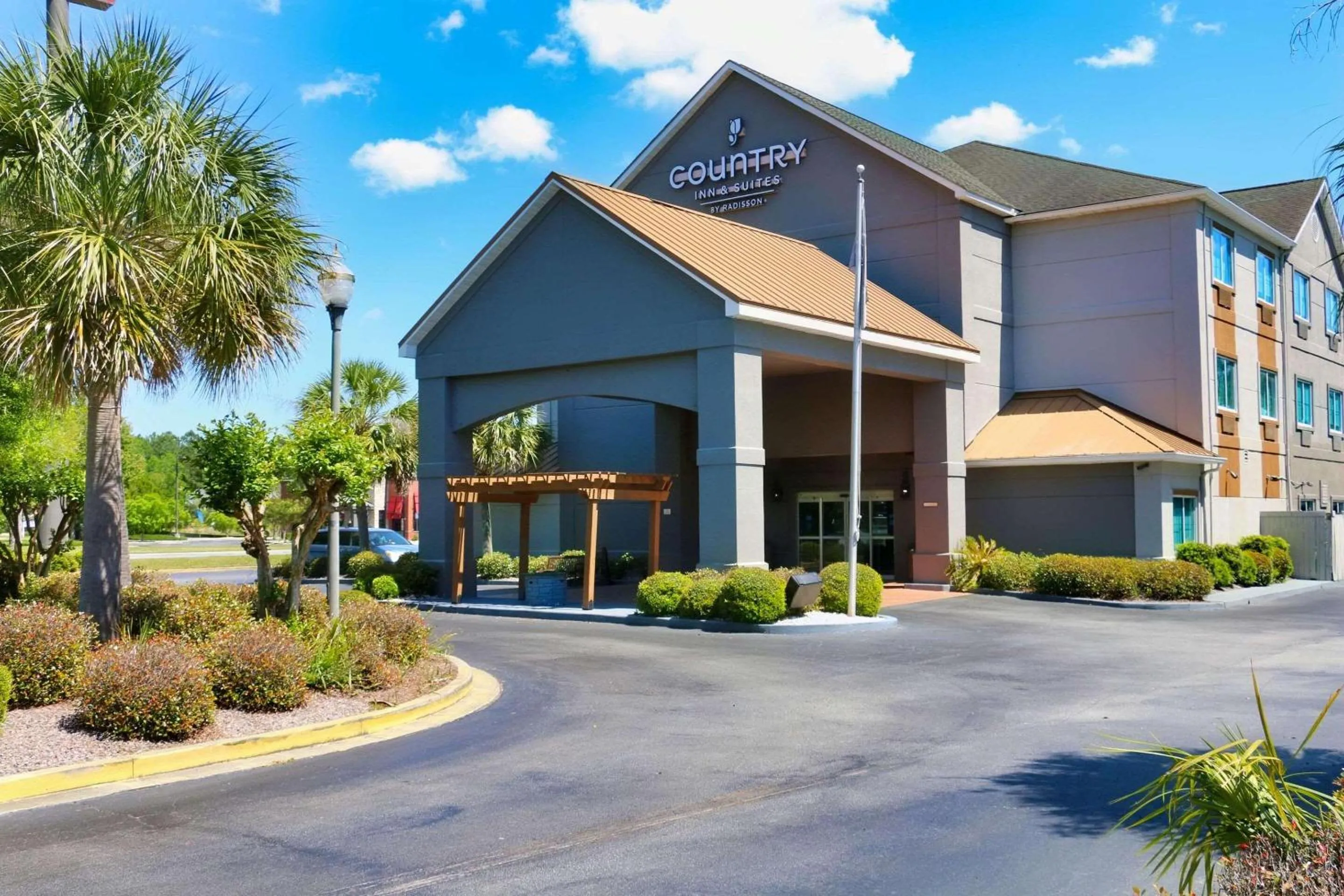 Property building in Country Inn & Suites by Radisson, Savannah Gateway, GA