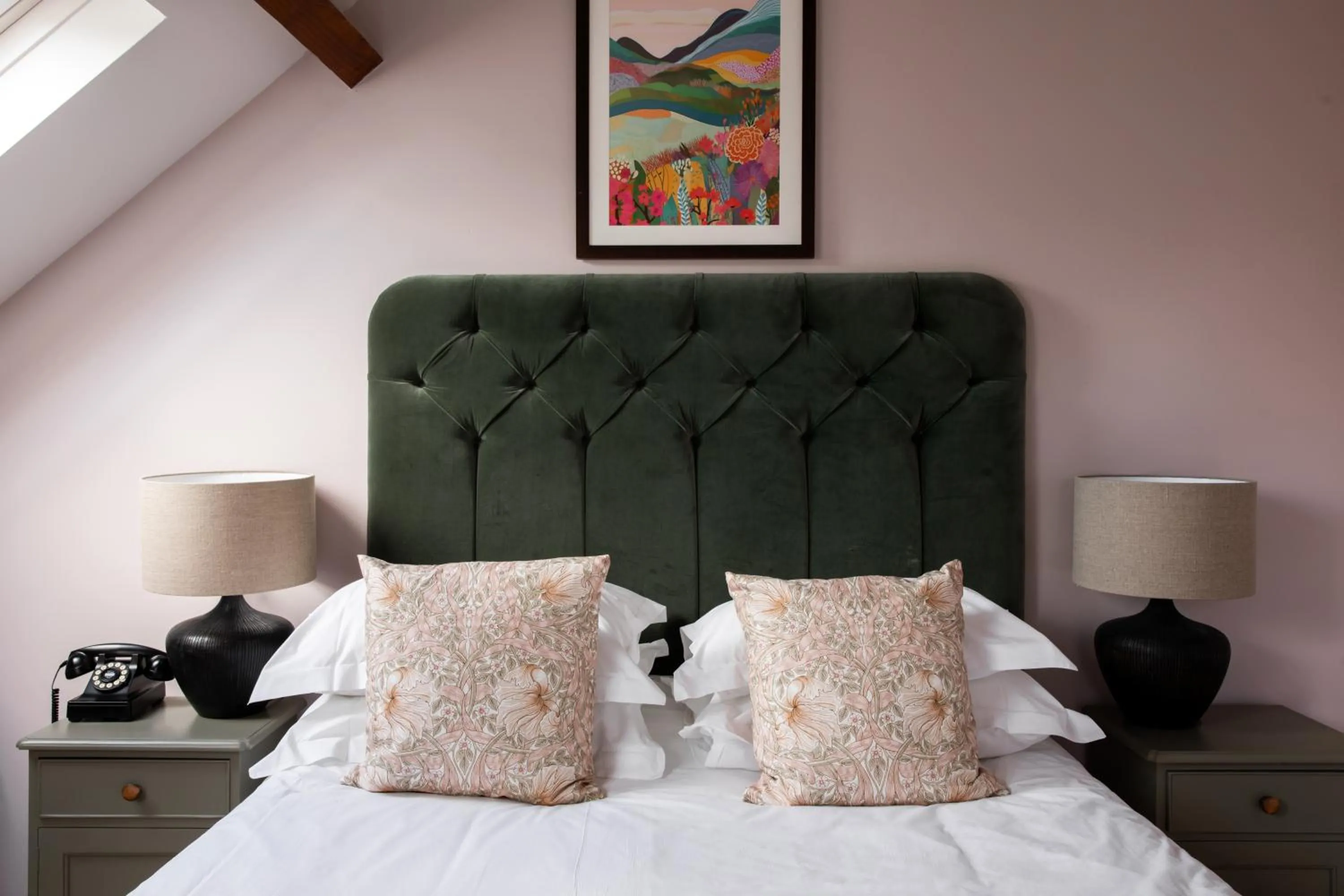 Bedroom, Bed in The Lamb Inn