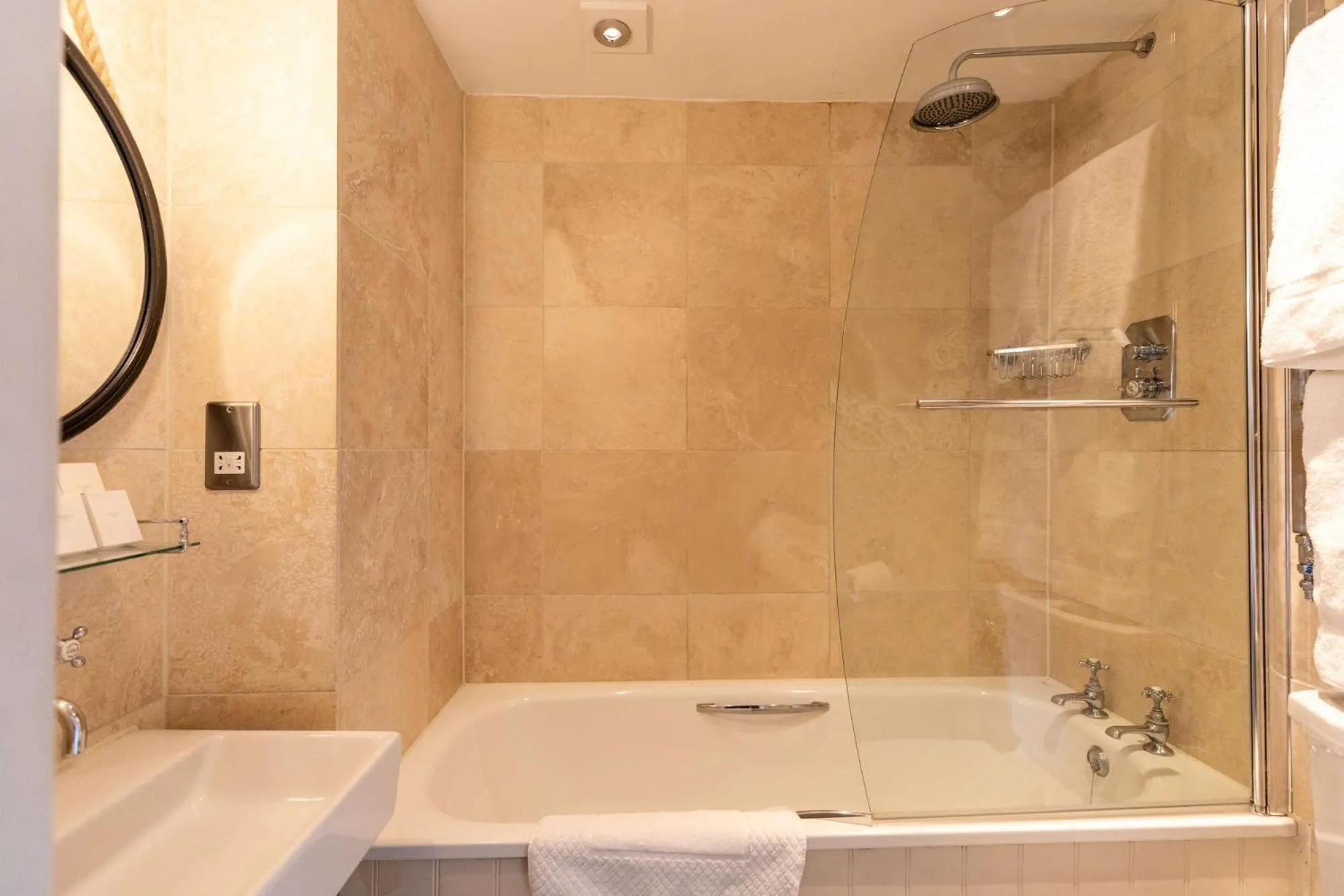 Bathroom in The Lamb Inn