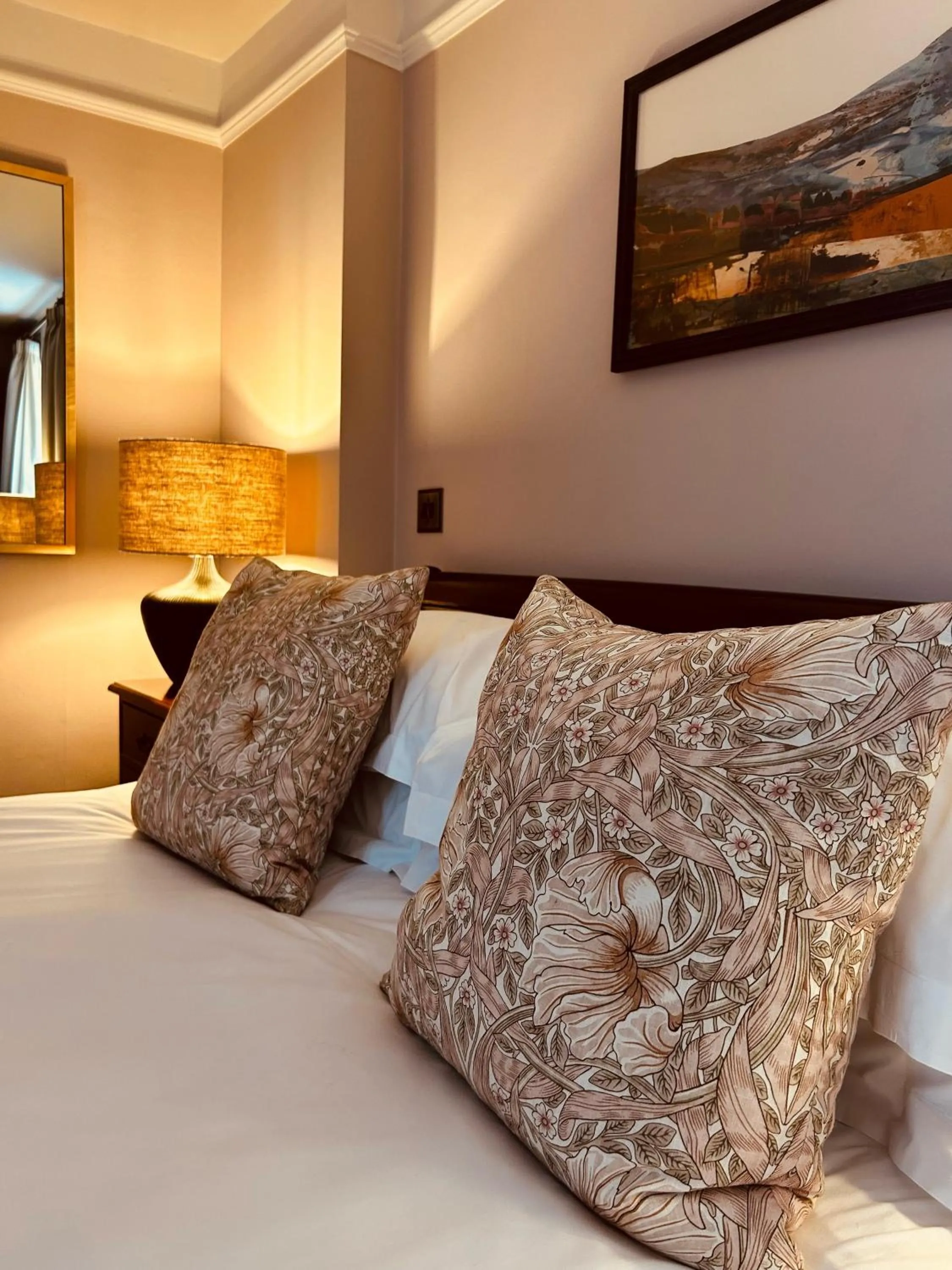 Bedroom, Bed in The Lamb Inn