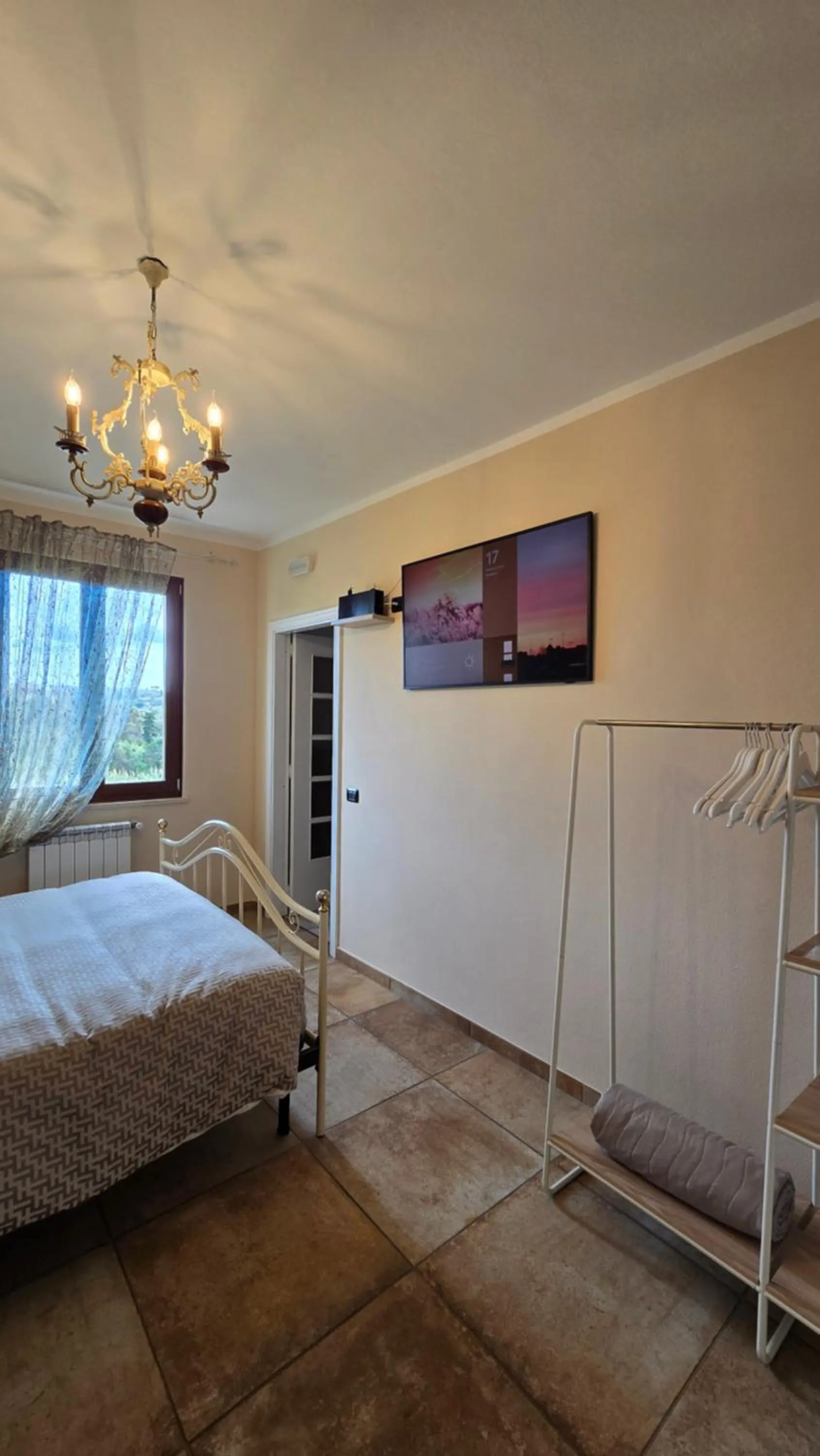 TV and multimedia, Bed in Villa Malvasio Pool and Jacuzzi Room Sassari