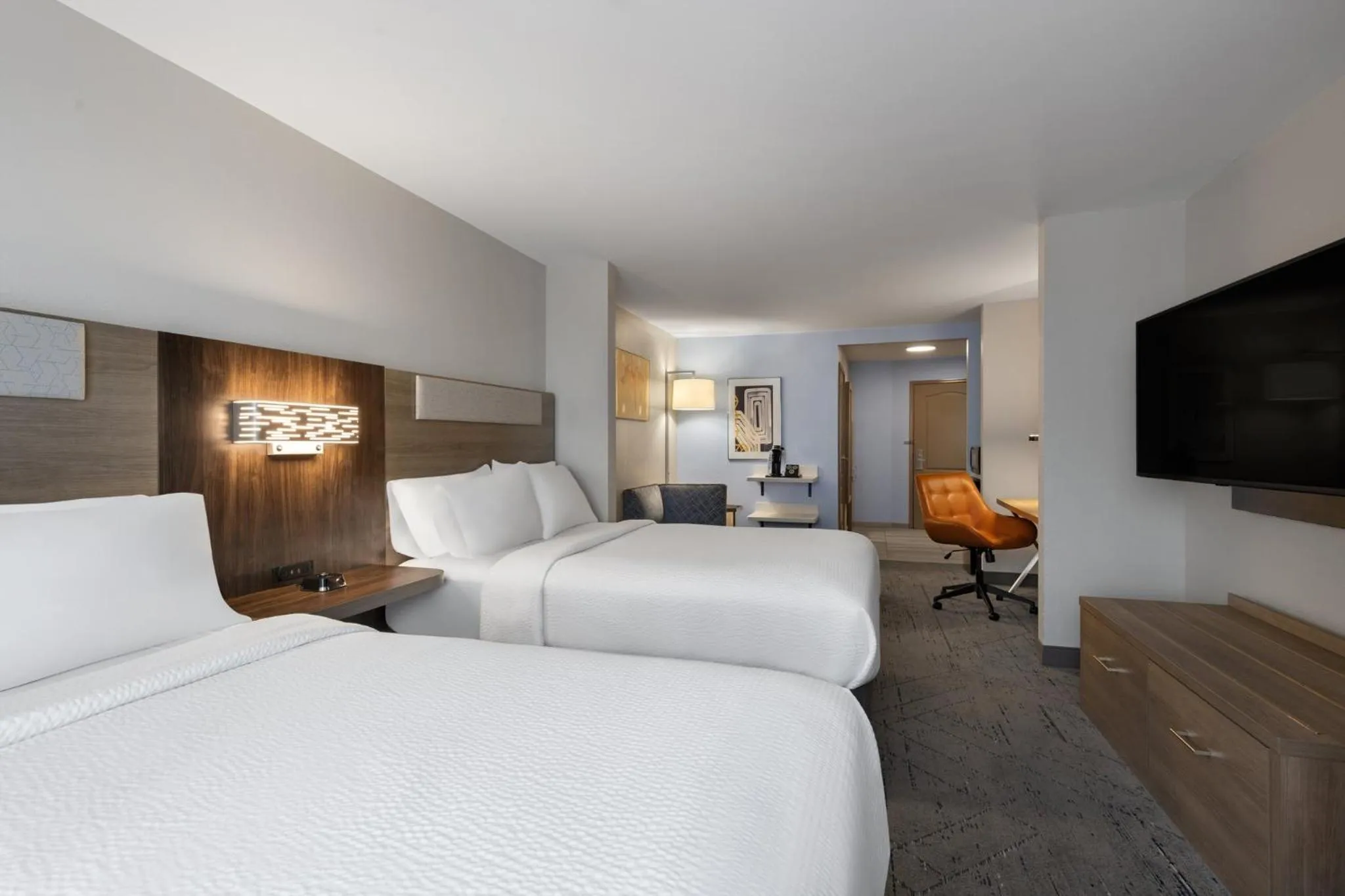 Photo of the whole room, Bed in Holiday Inn Express Savannah Airport by IHG