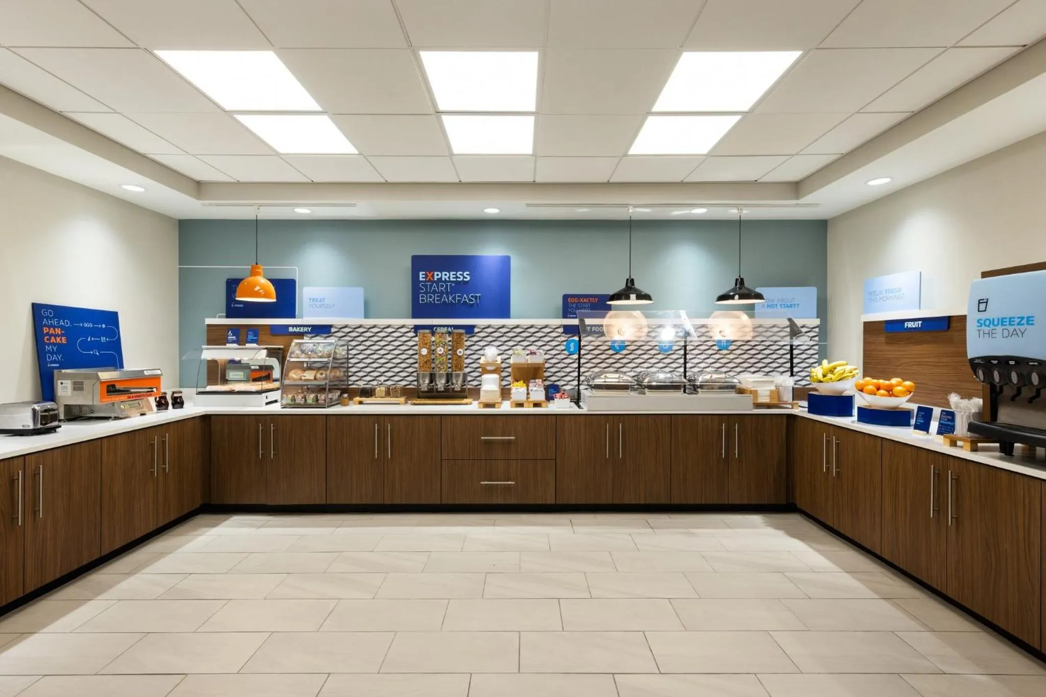 Breakfast in Holiday Inn Express Savannah Airport by IHG