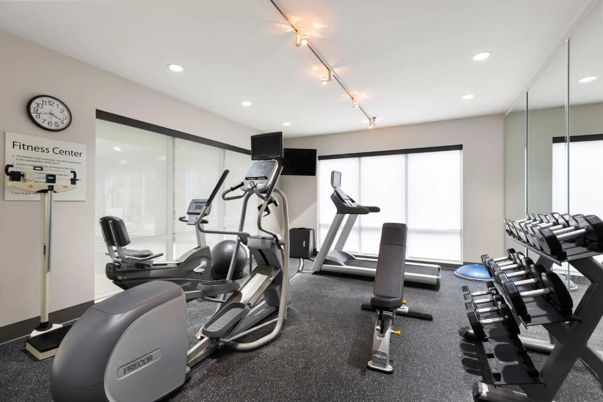 Fitness centre/facilities in Holiday Inn Express Savannah Airport by IHG