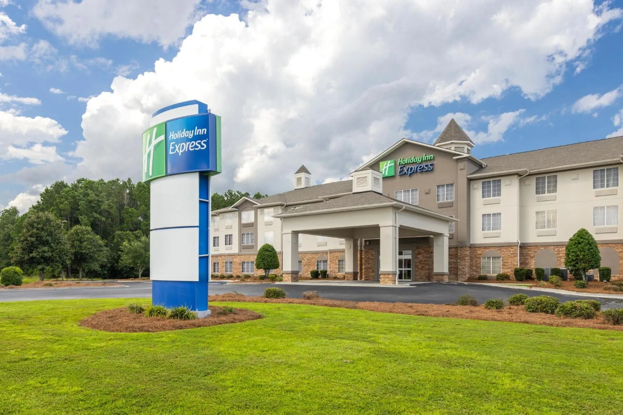 Property building in Holiday Inn Express Savannah Airport by IHG