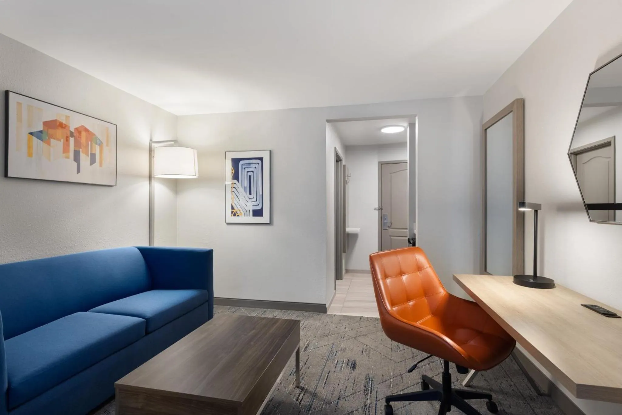 Photo of the whole room in Holiday Inn Express Savannah Airport by IHG