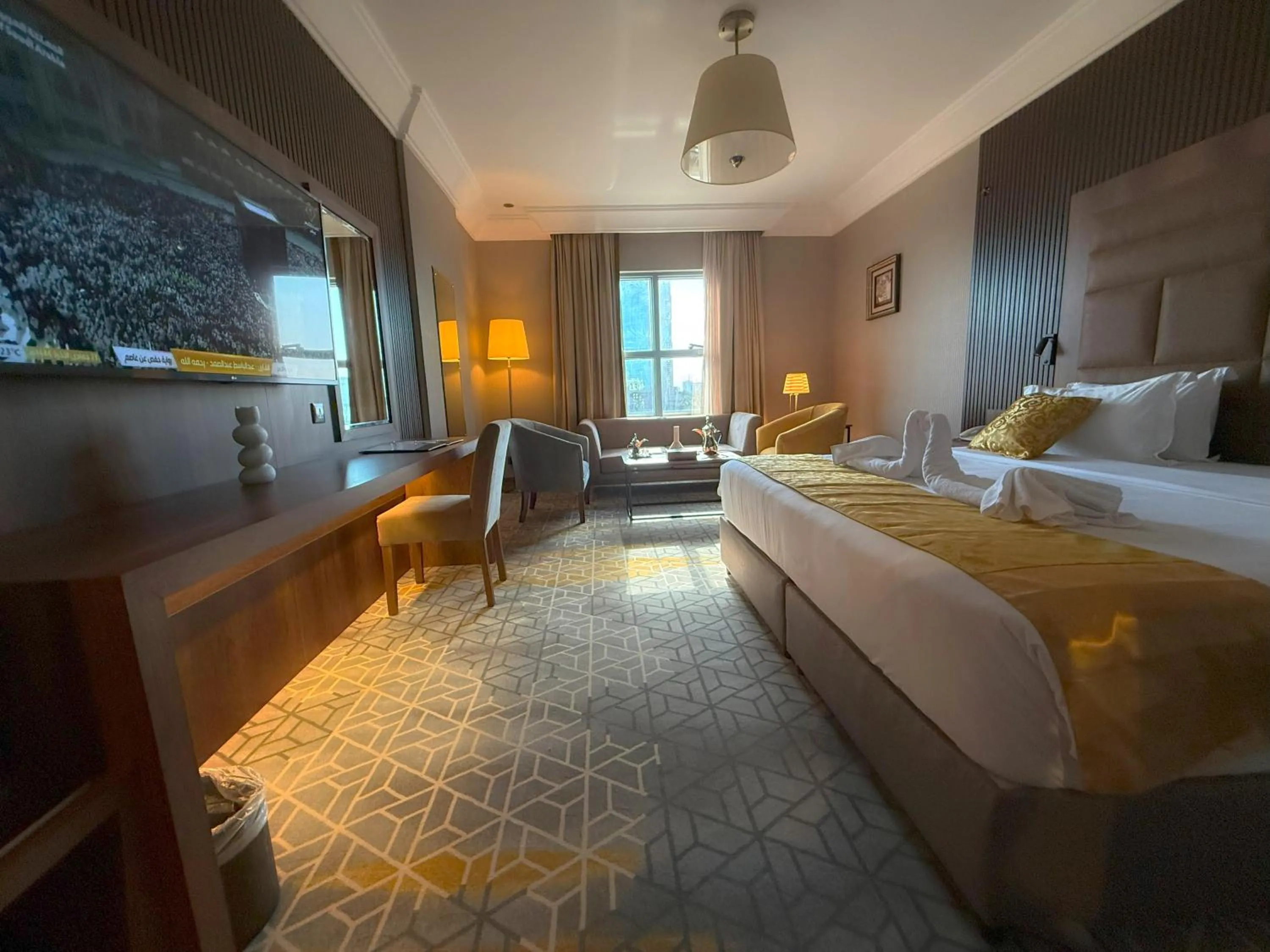 Bedroom, Bed in Crown Town Hotel